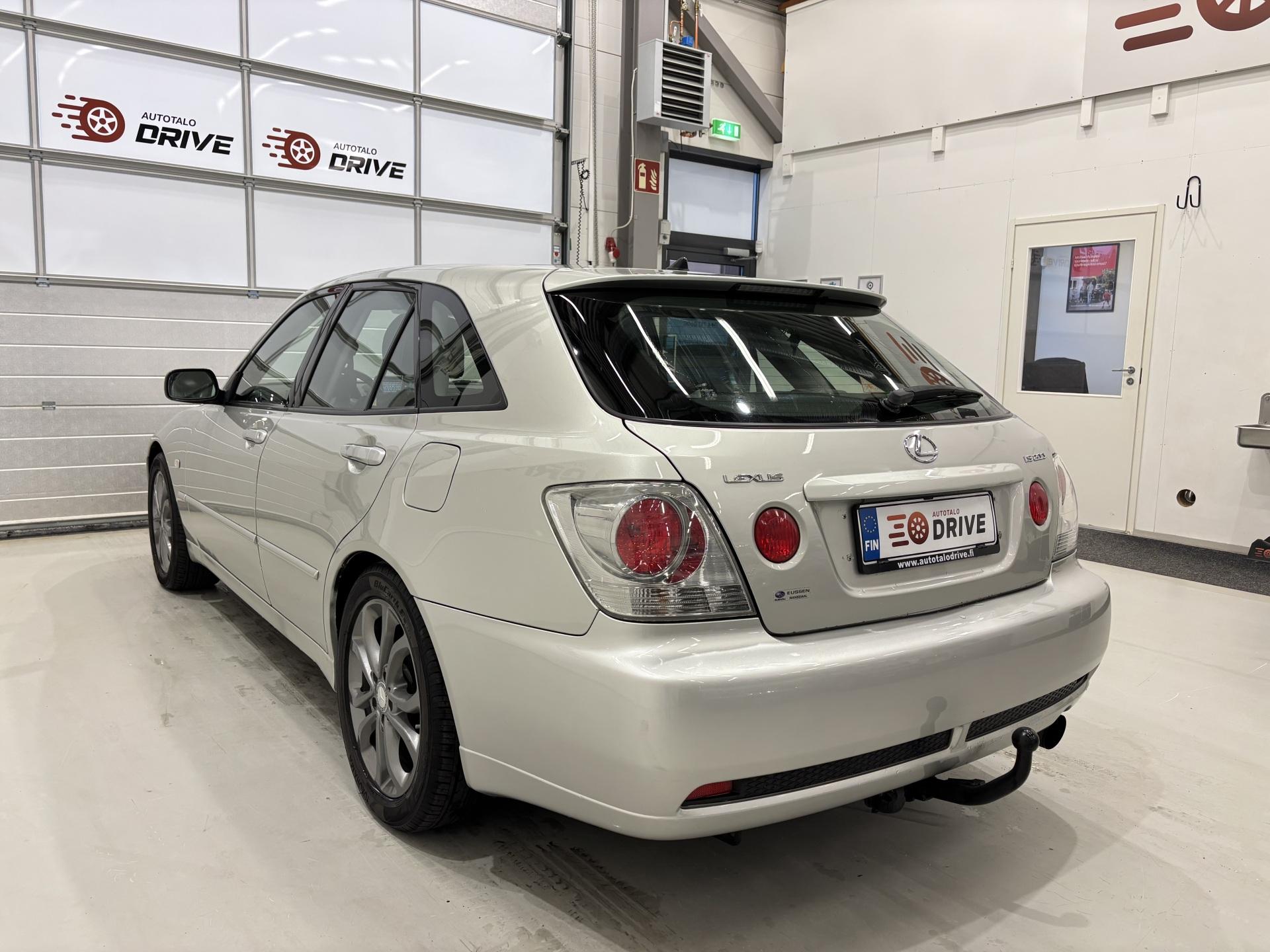 LEXUS IS 2003