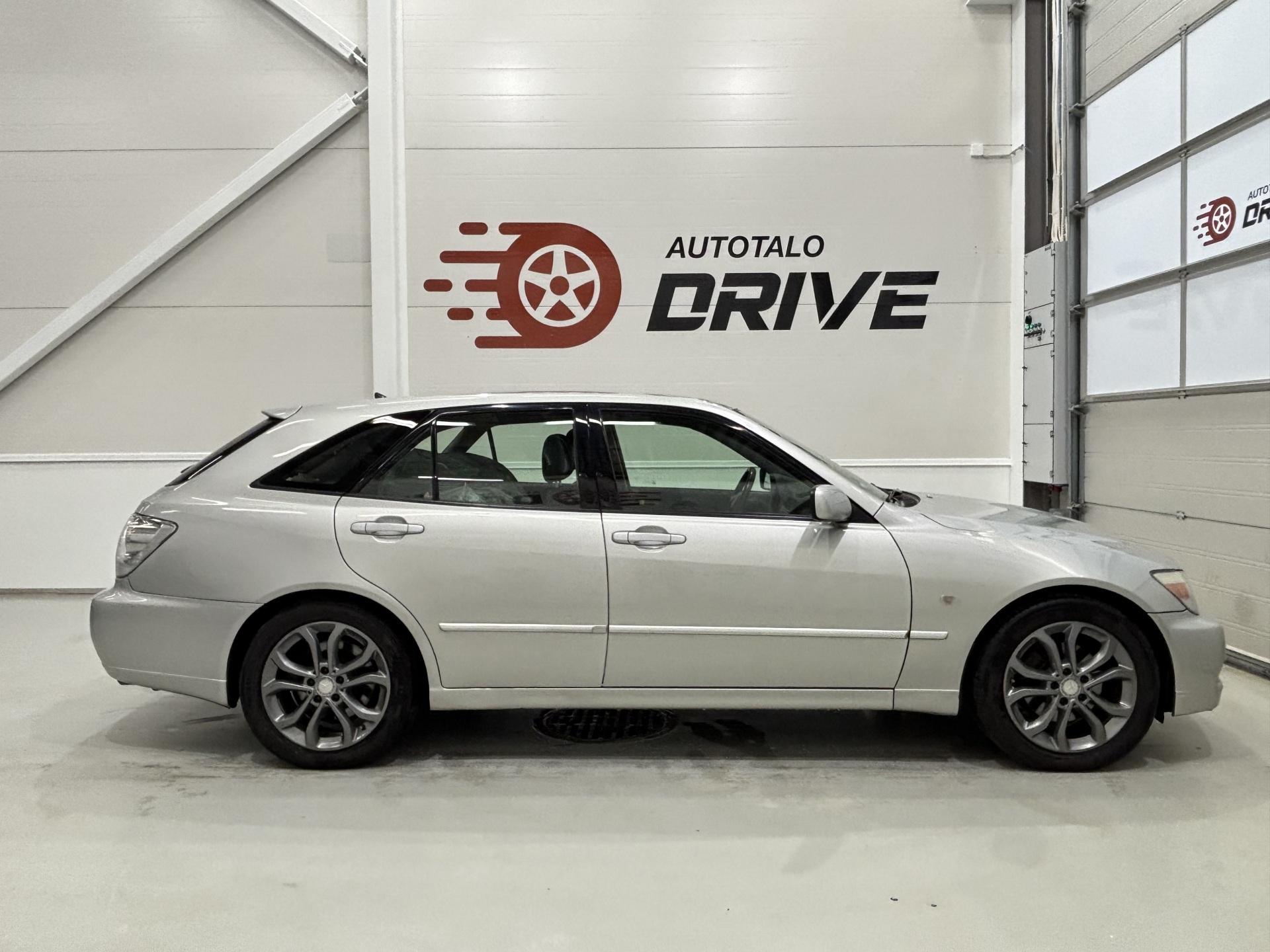 LEXUS IS 2003