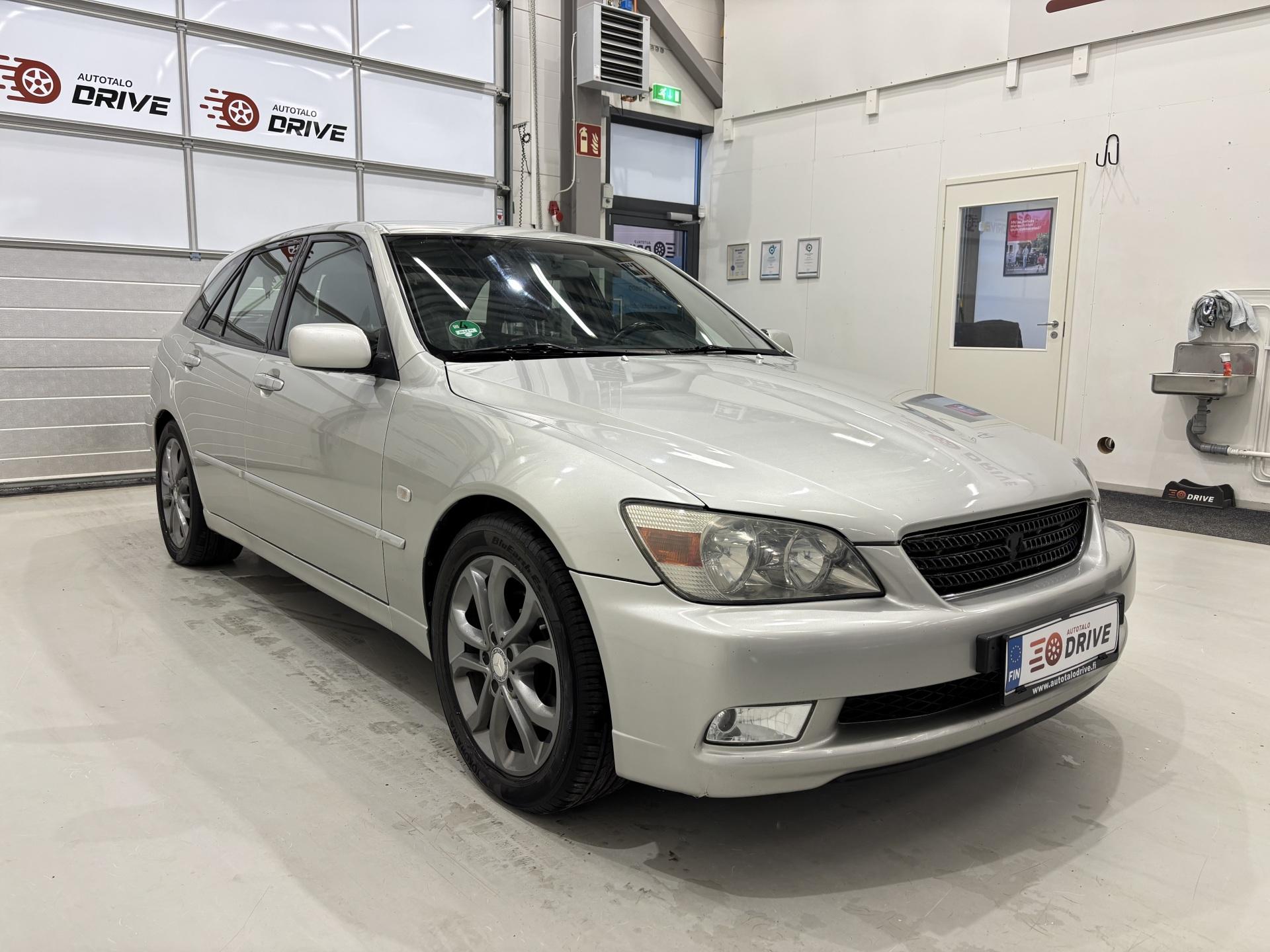 LEXUS IS 2003