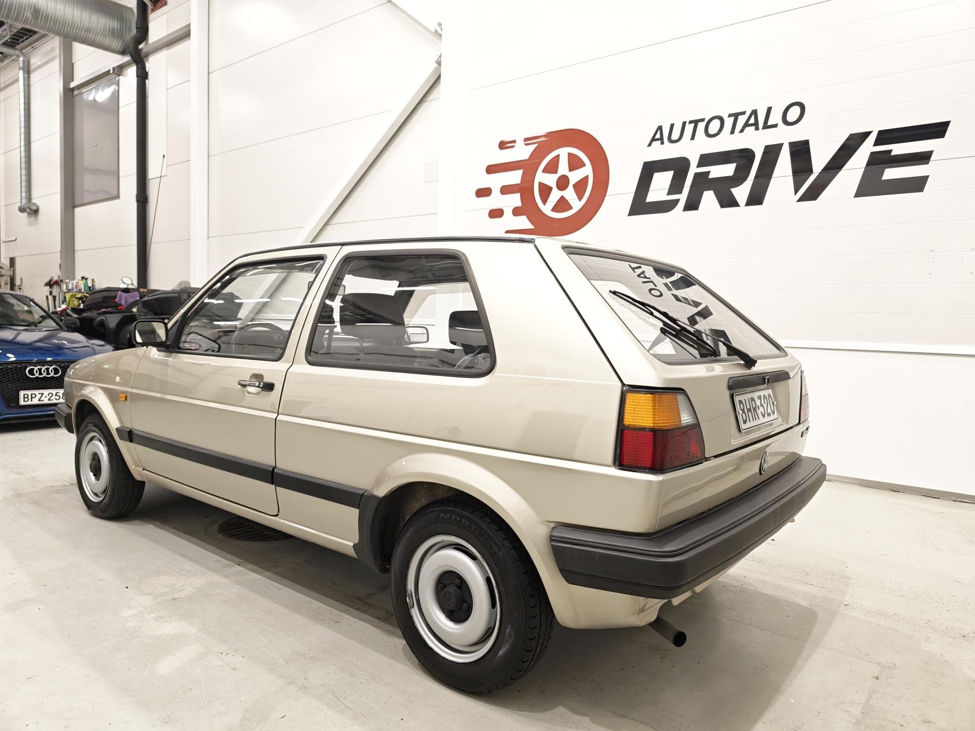 VOLKSWAGEN Golf 1988