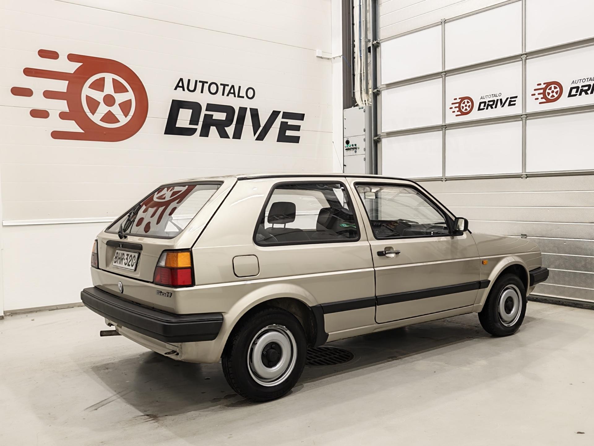 VOLKSWAGEN Golf 1988