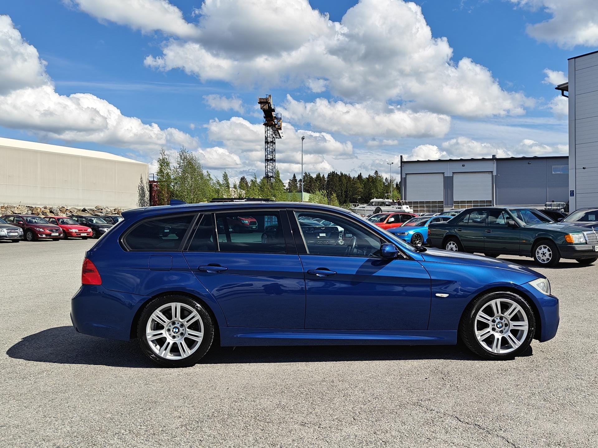 BMW 330 2007