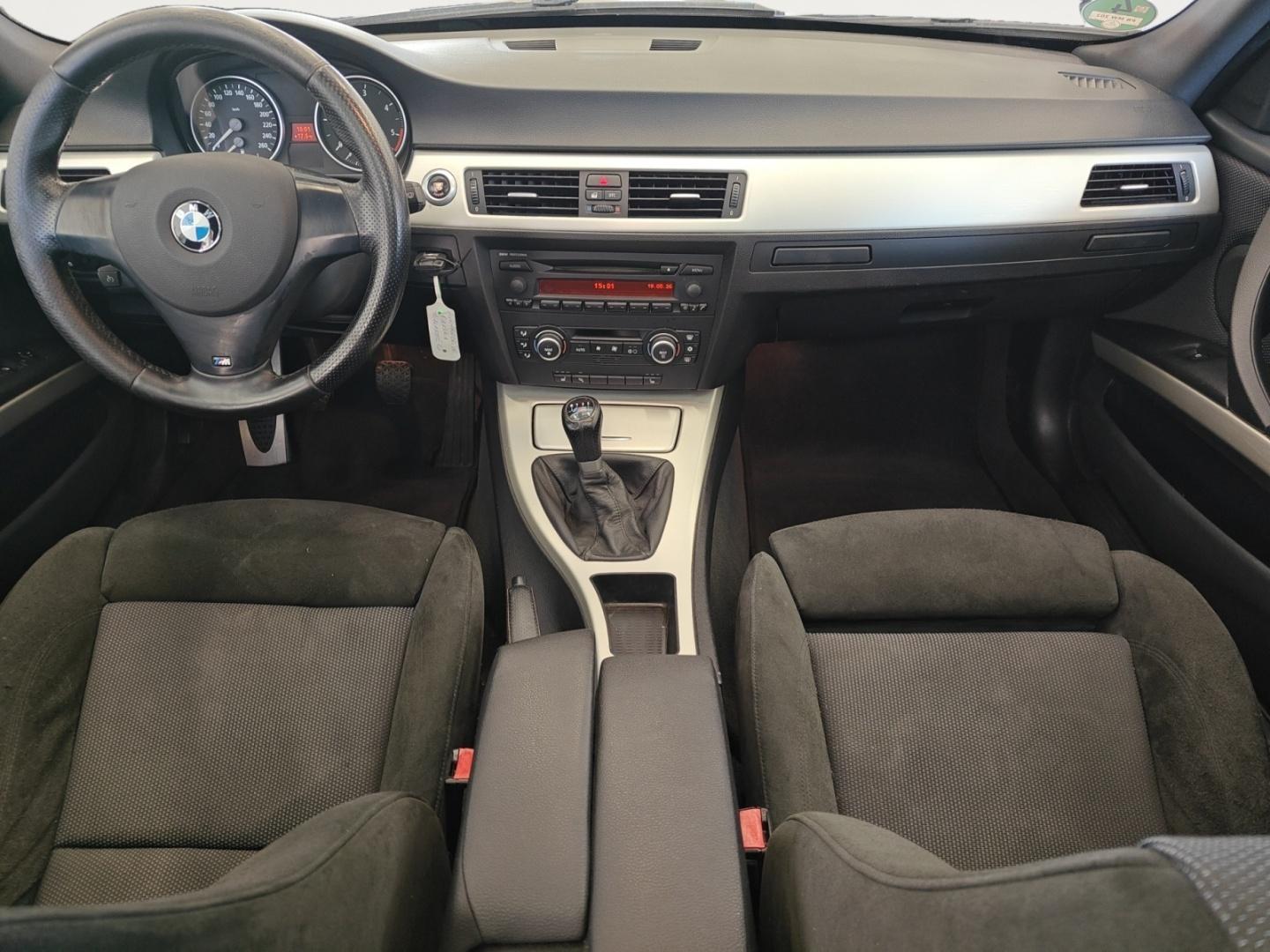 BMW 330 2007