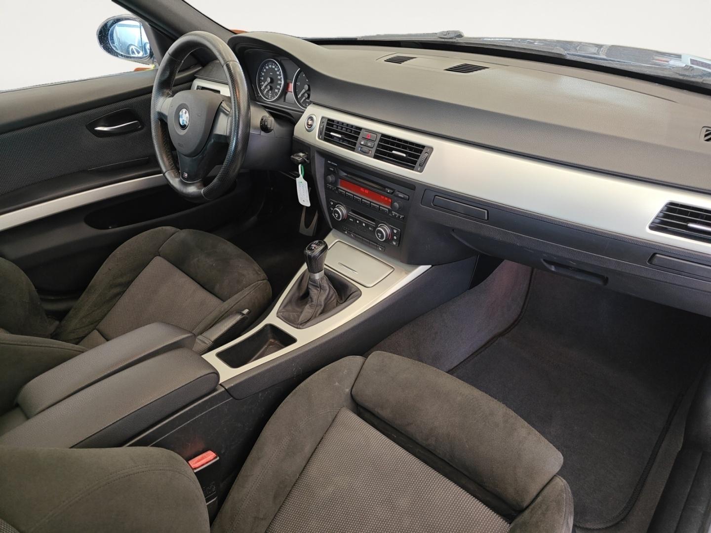 BMW 330 2007