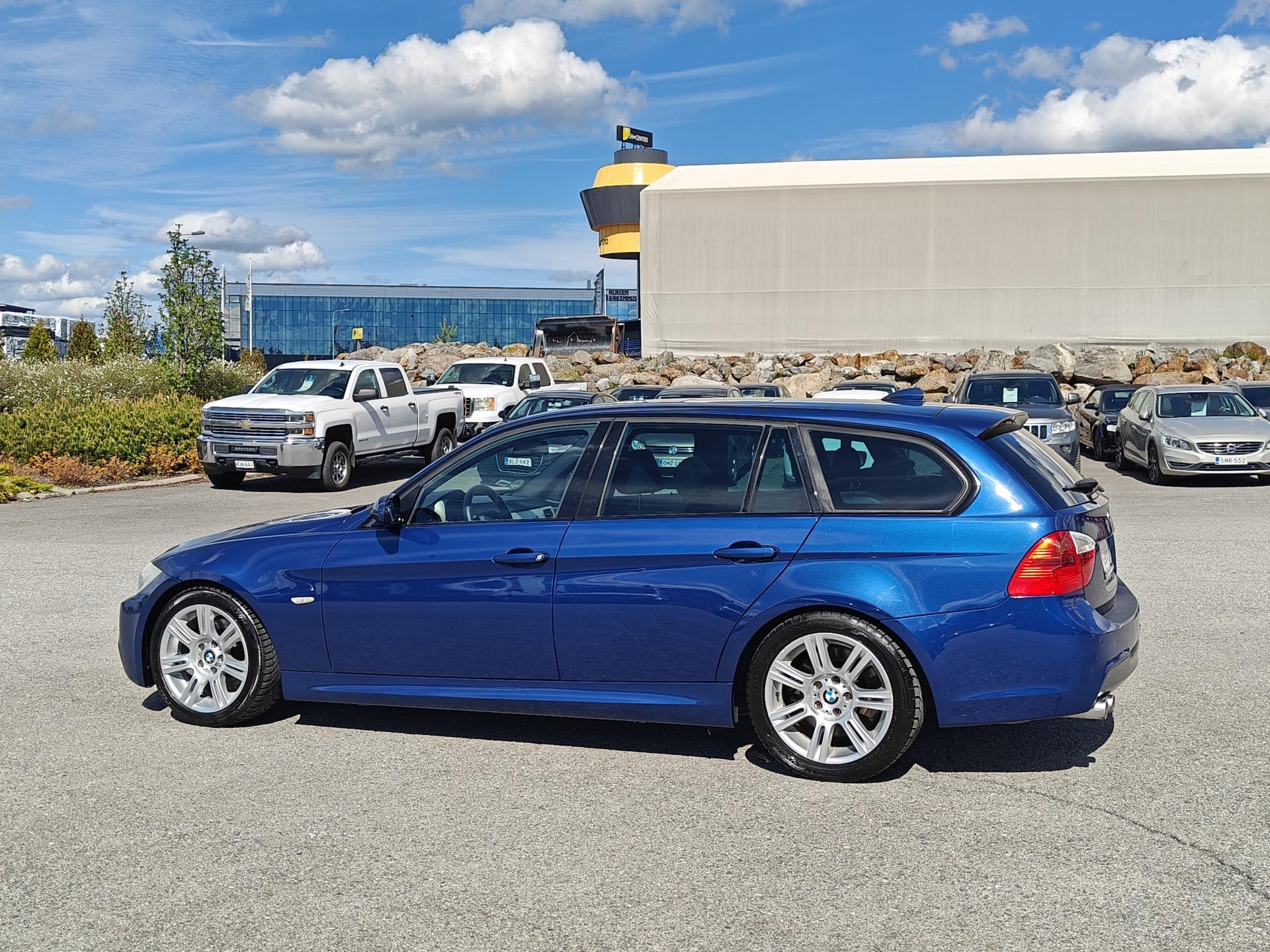 BMW 330 2007