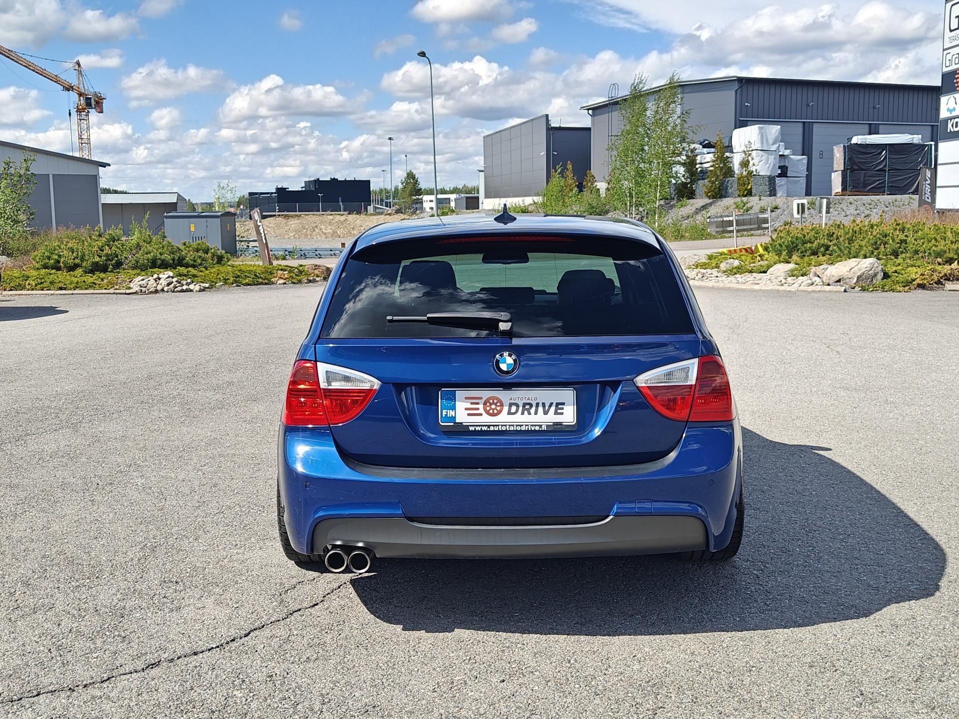 BMW 330 2007