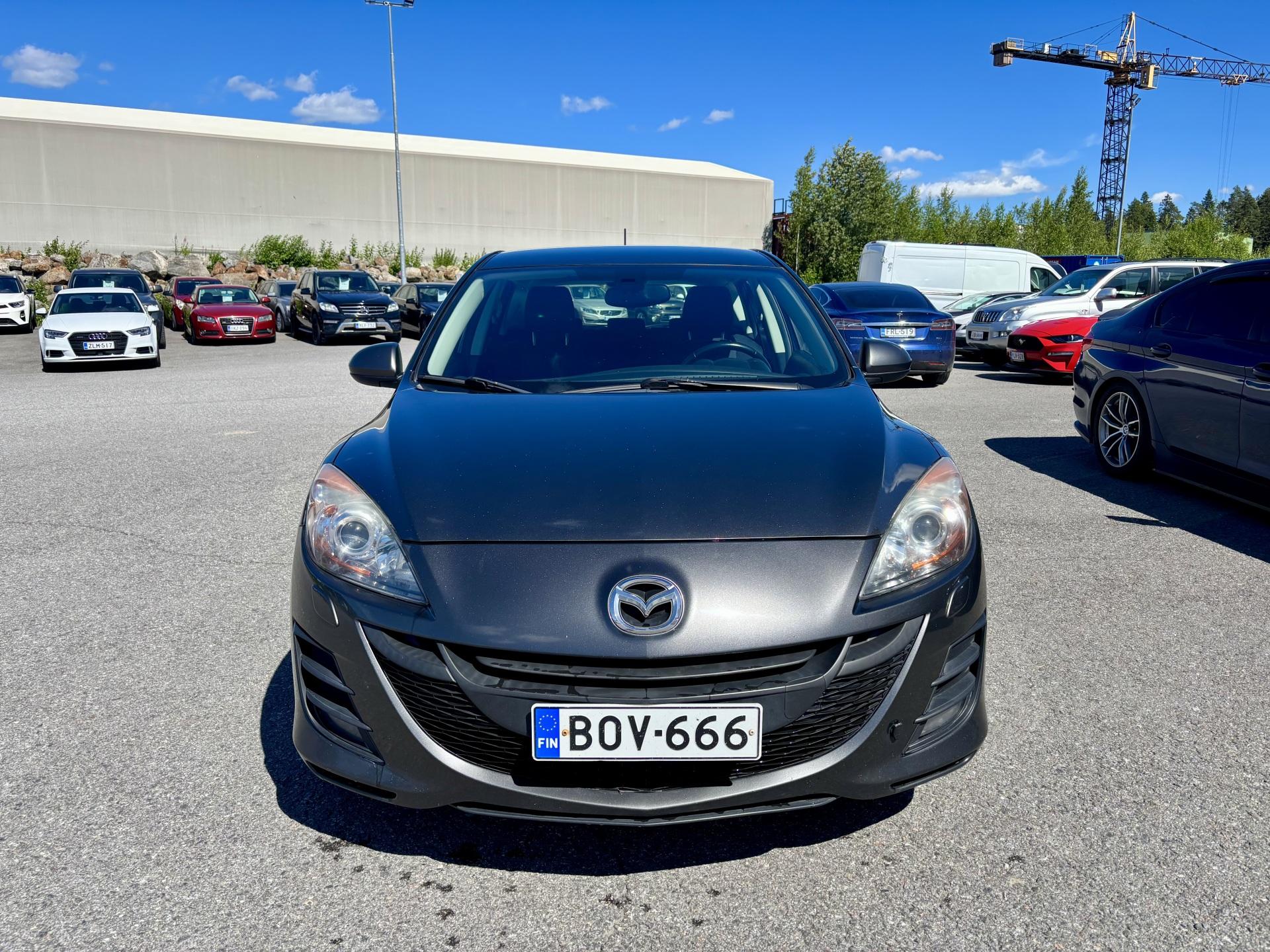 MAZDA 3 2011