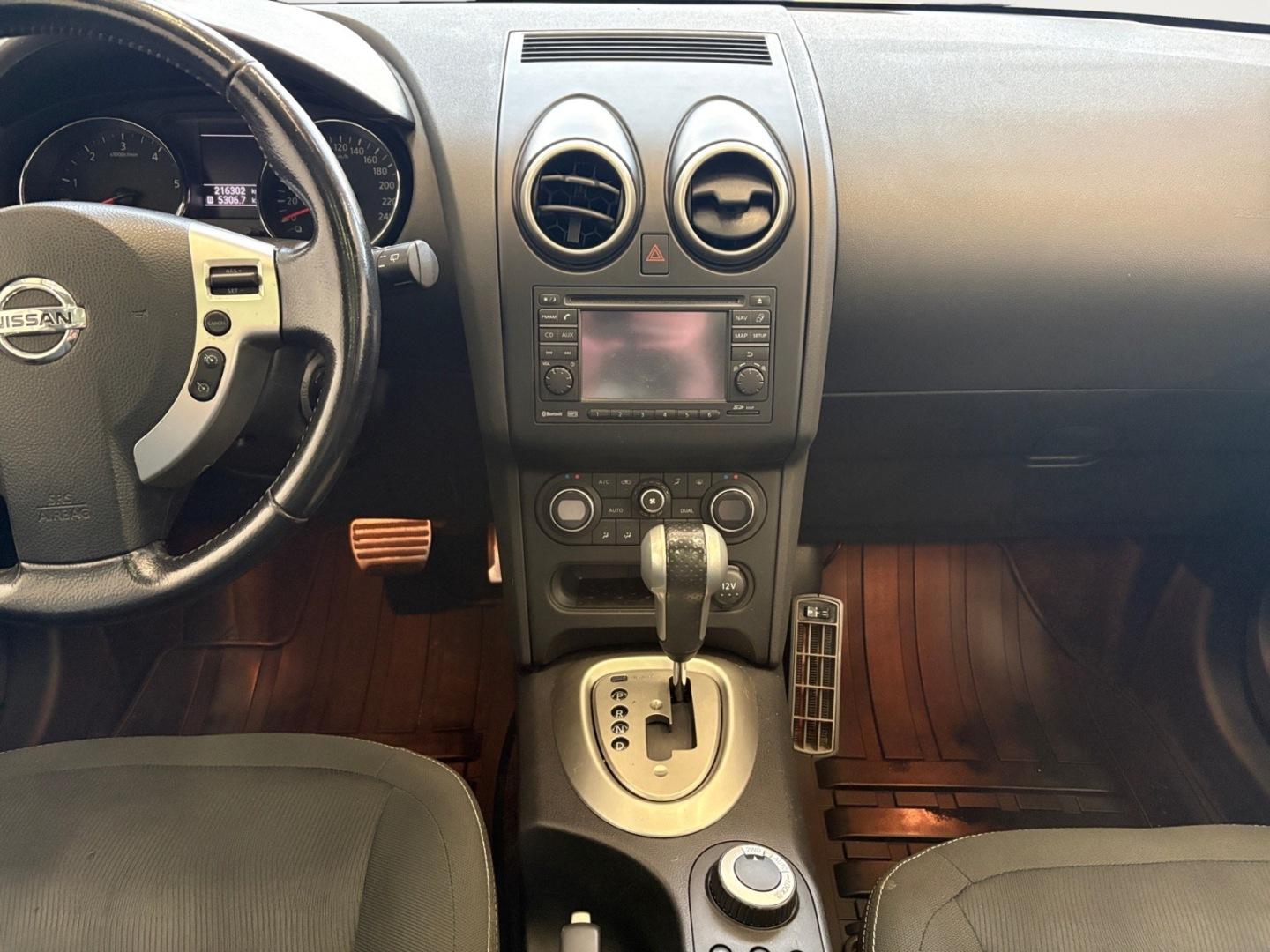 NISSAN Qashqai+2 2011