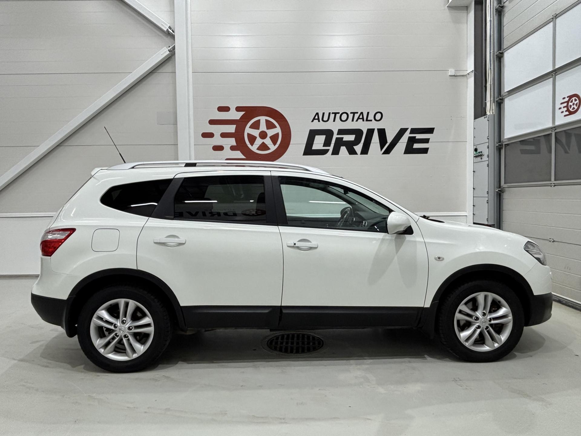 NISSAN Qashqai+2 2011