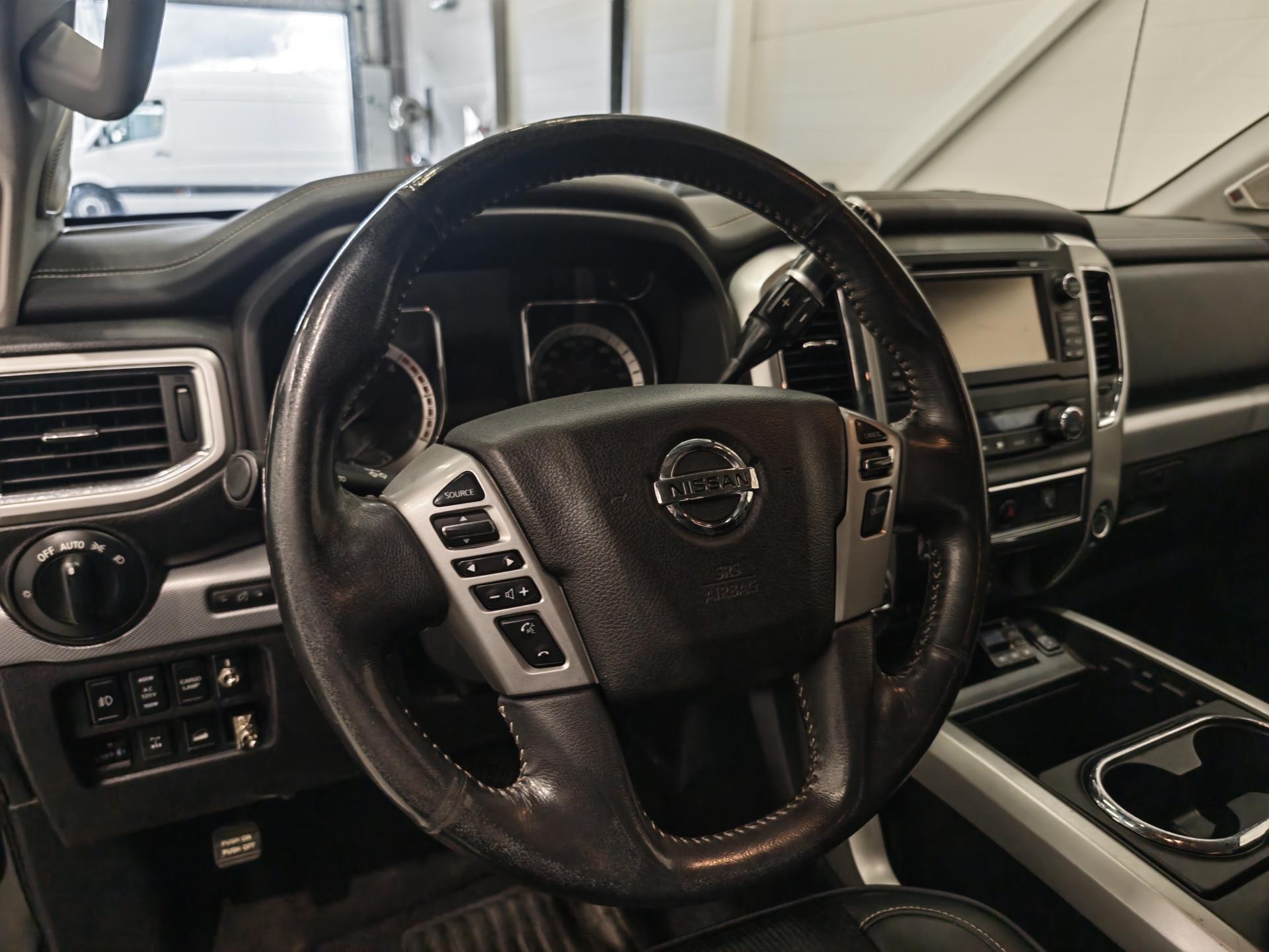 NISSAN Titan 2017