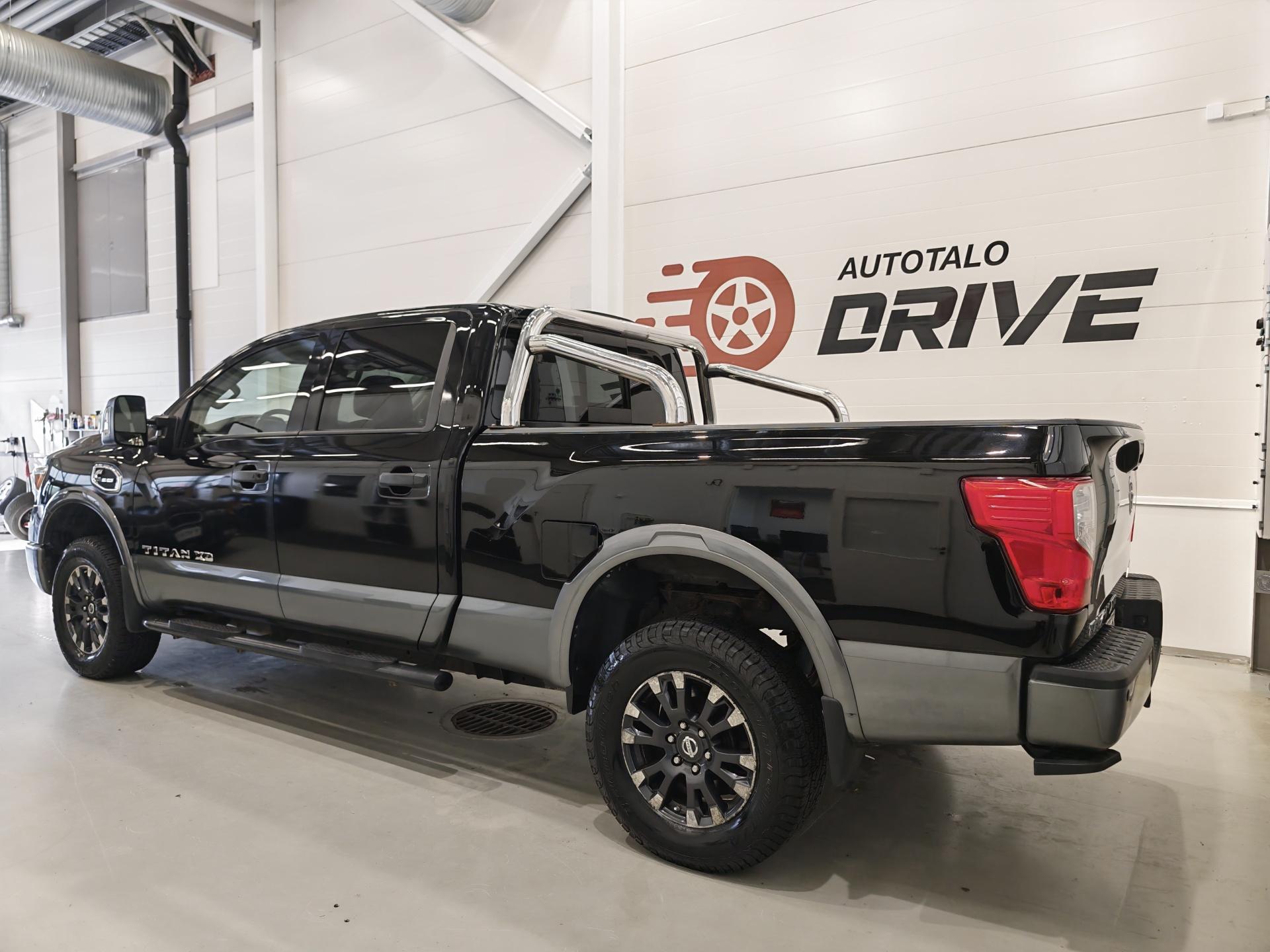 NISSAN Titan 2017
