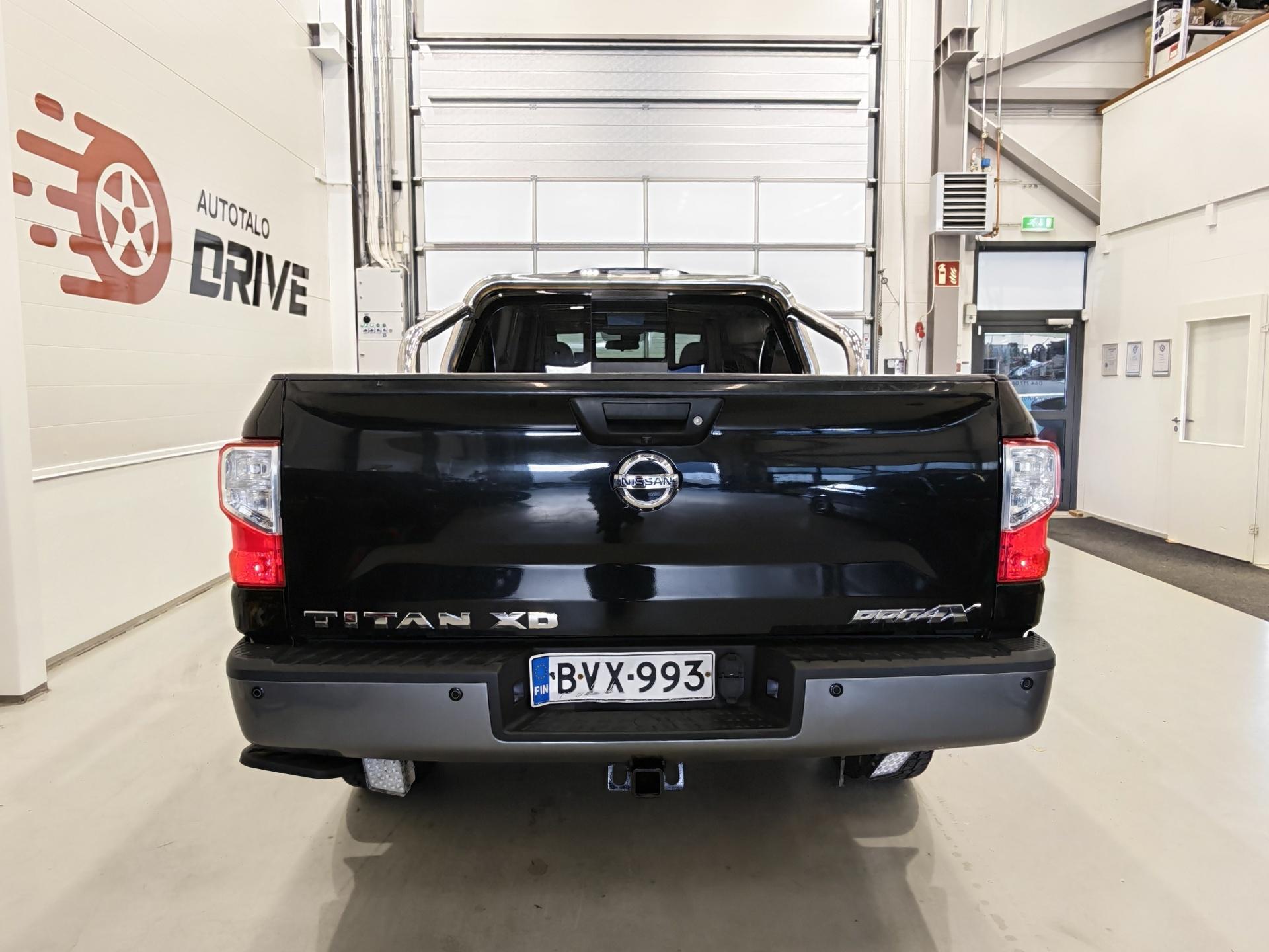 NISSAN Titan 2017
