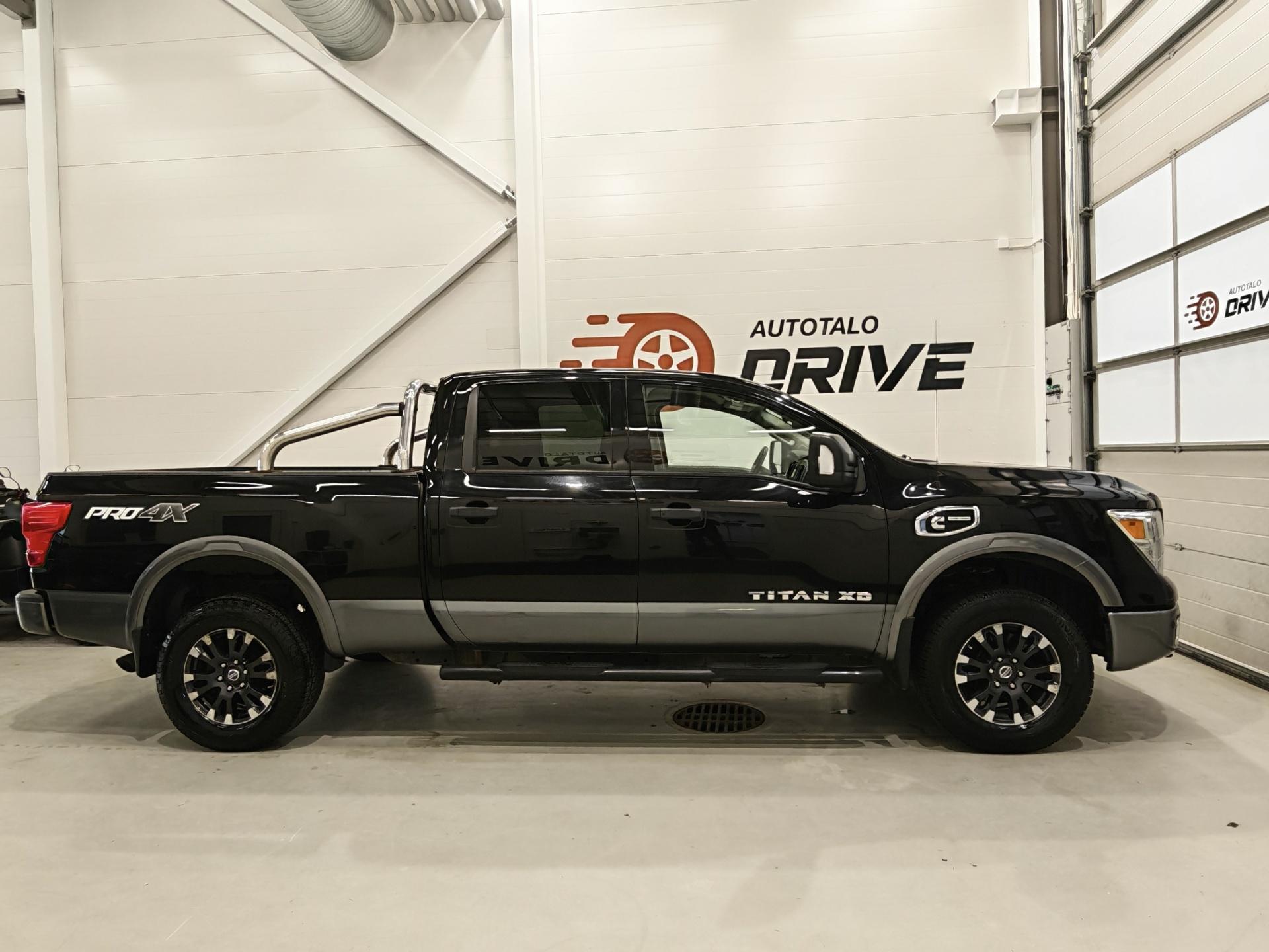 NISSAN Titan 2017