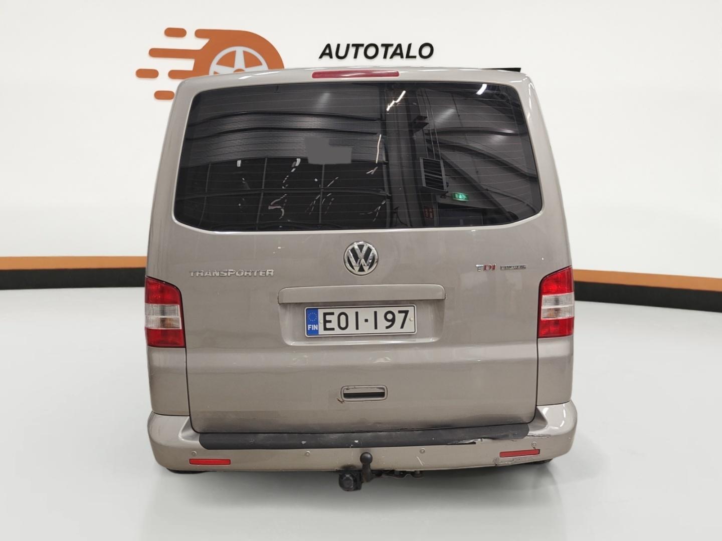 VOLKSWAGEN Transporter 2011