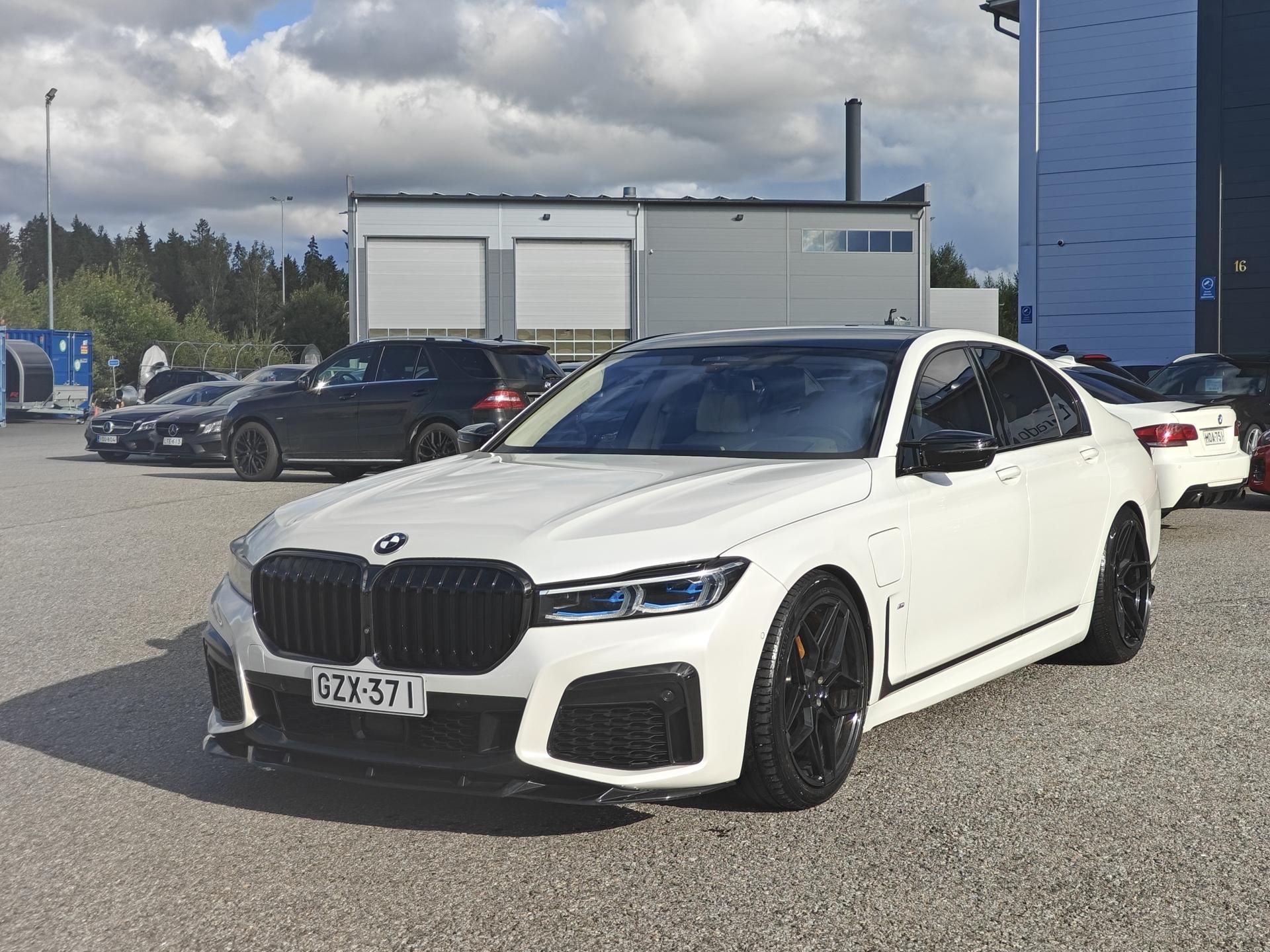 BMW 745 2020
