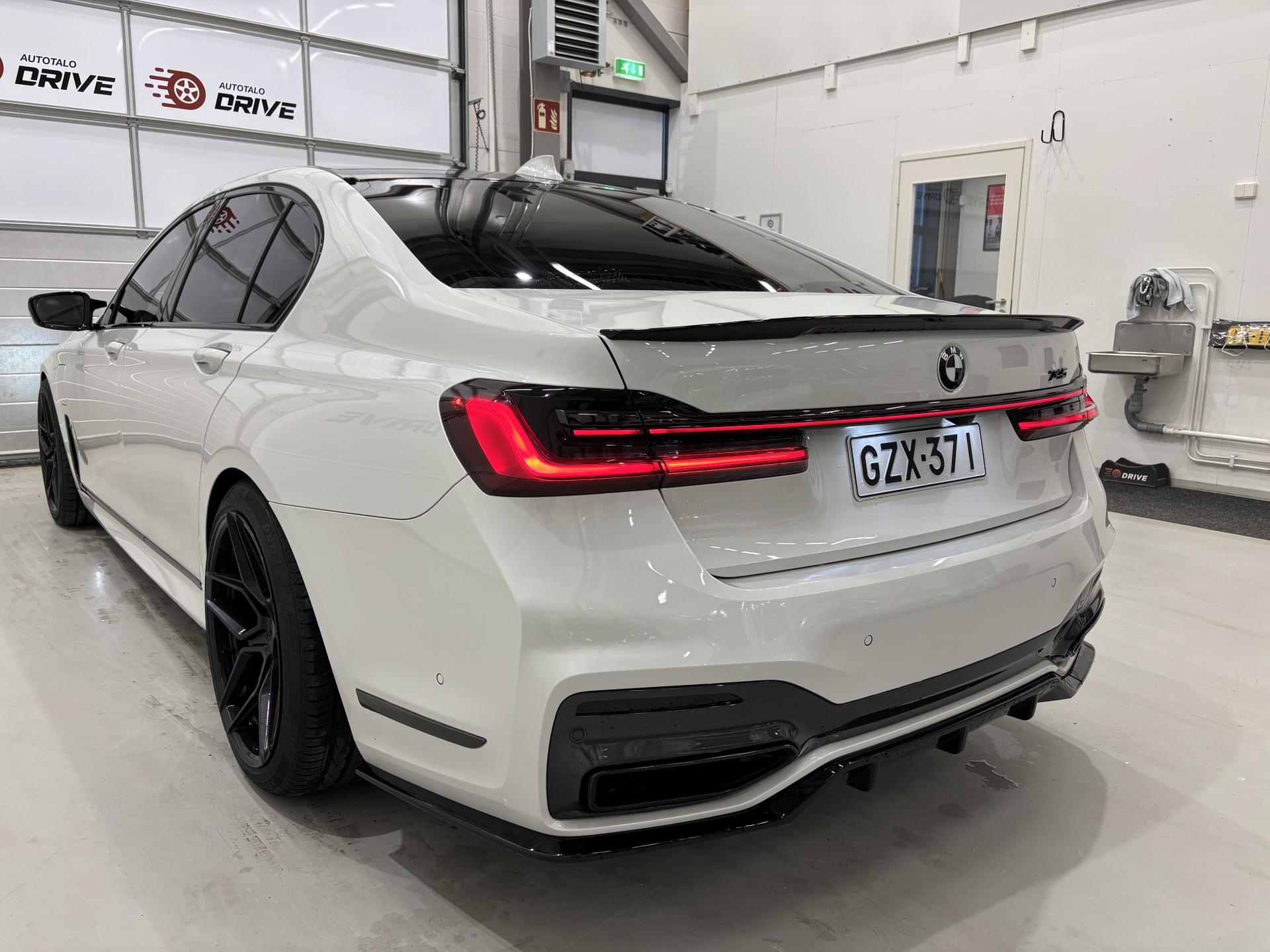 BMW 745 2020
