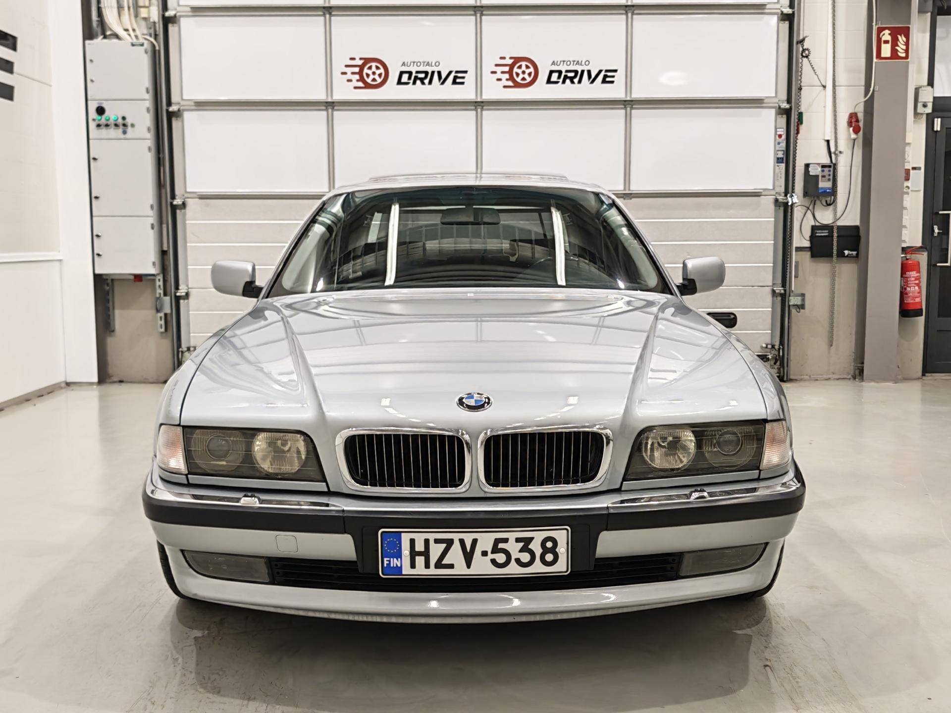 BMW 750 1995