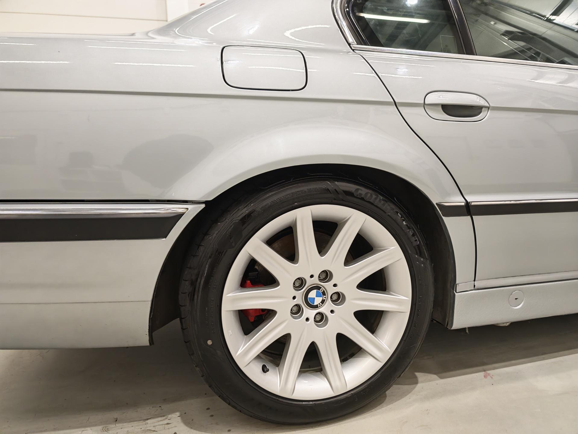 BMW 750 1995