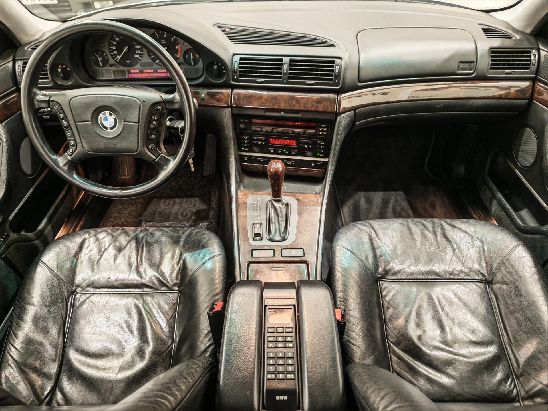 BMW 750 1995
