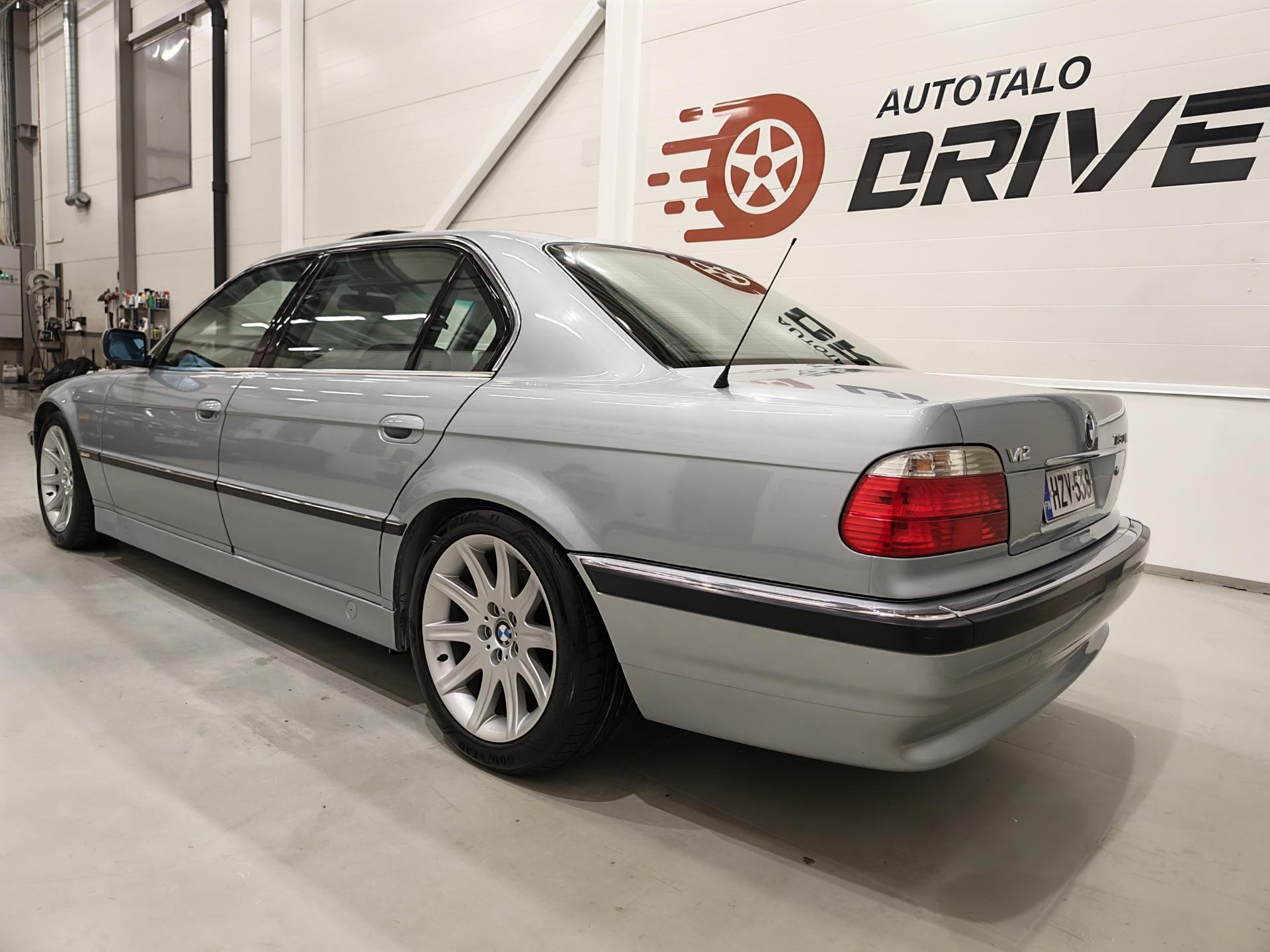 BMW 750 1995