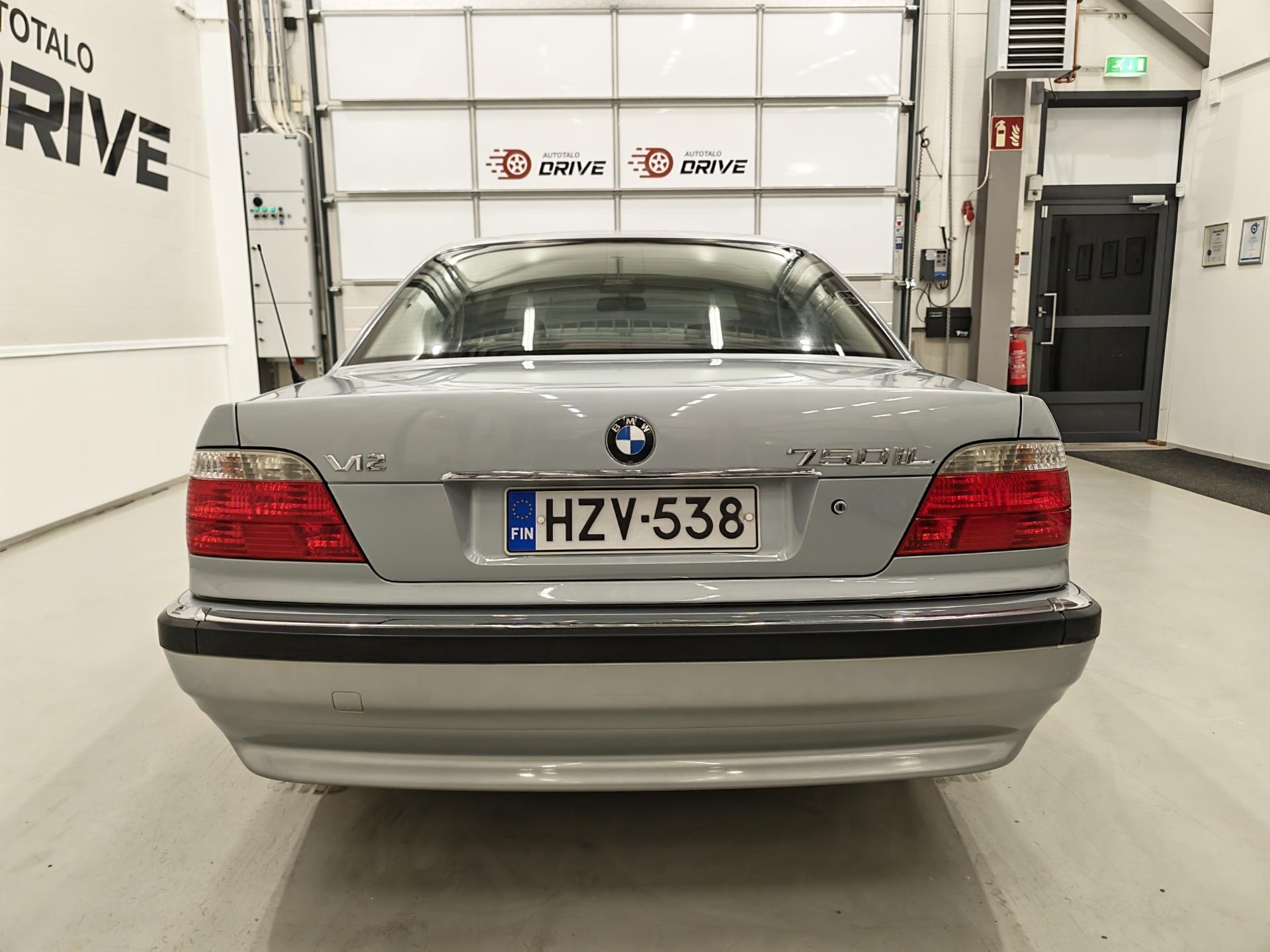 BMW 750 1995