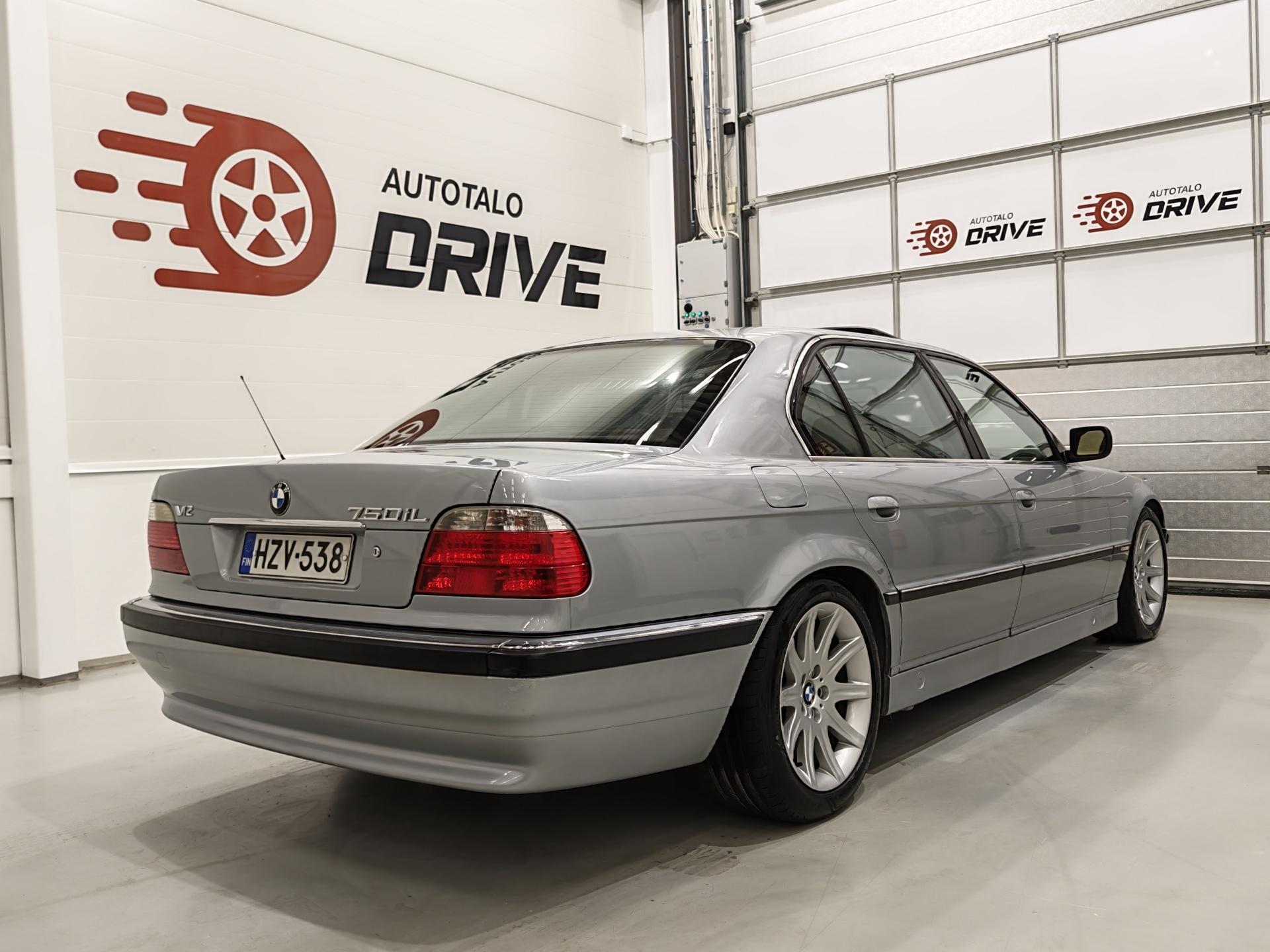 BMW 750 1995