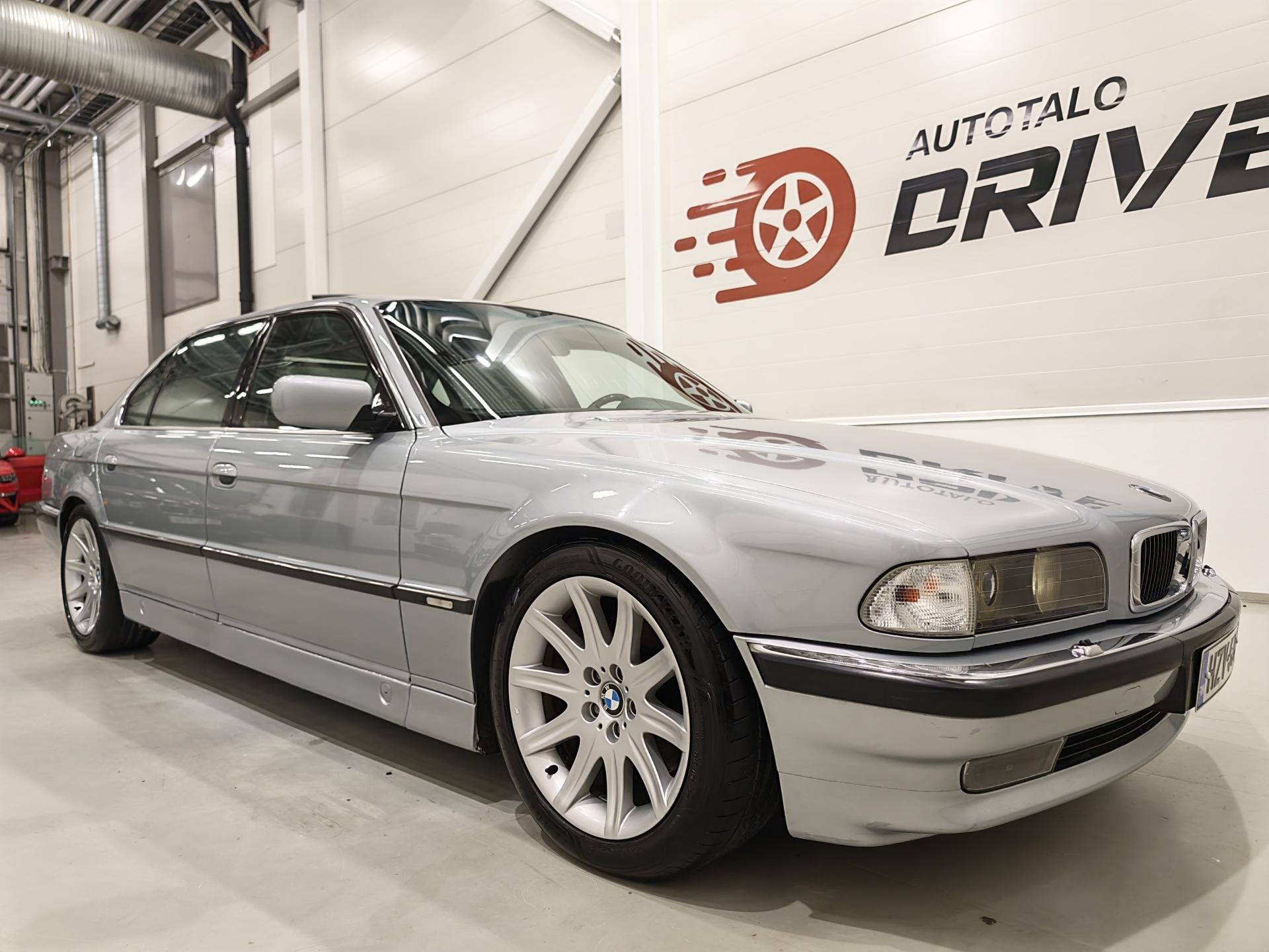 BMW 750 1995