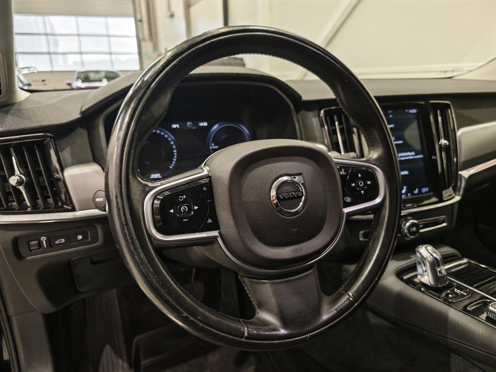 VOLVO V90 2019