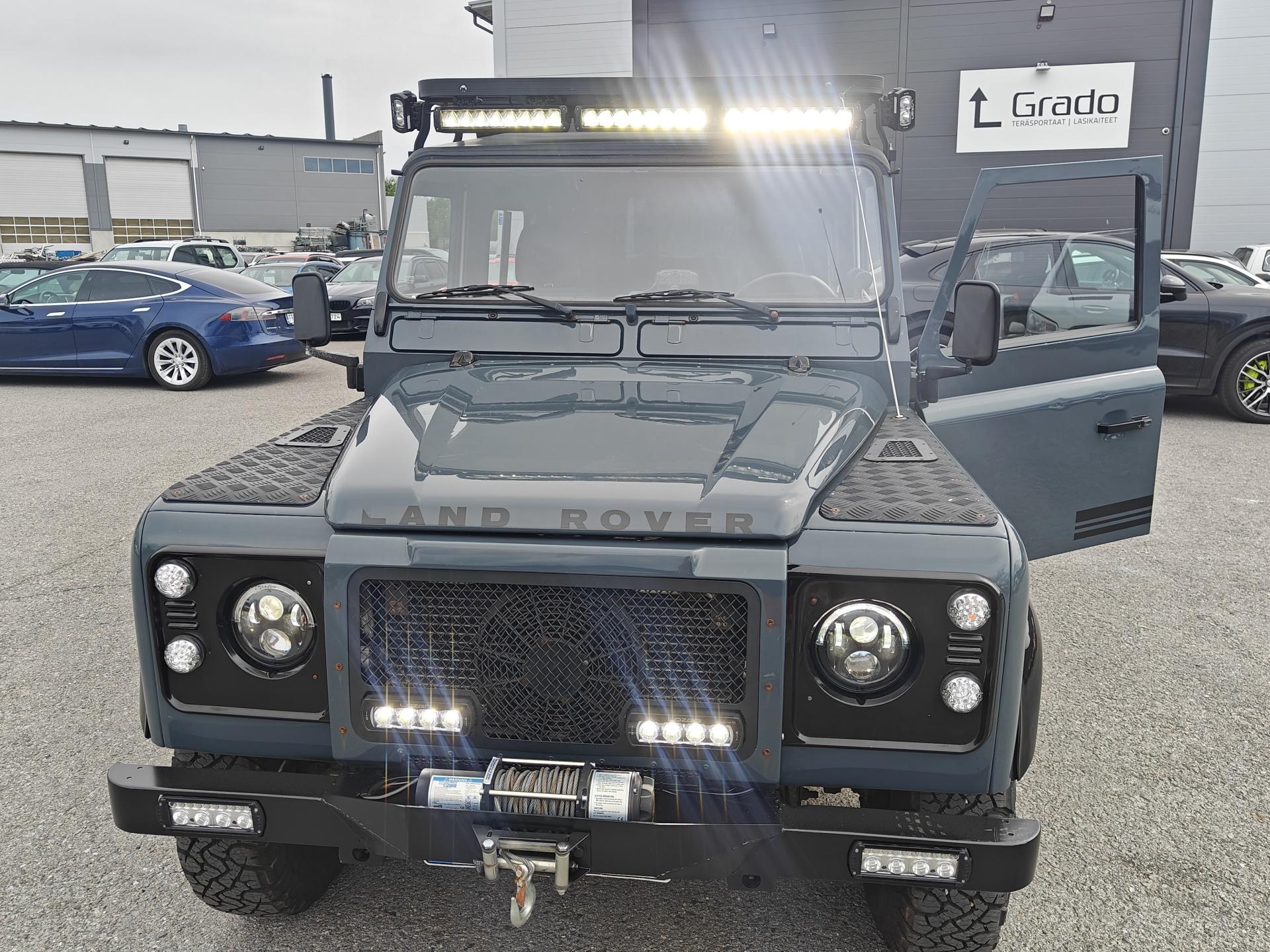 LAND ROVER Defender 2003