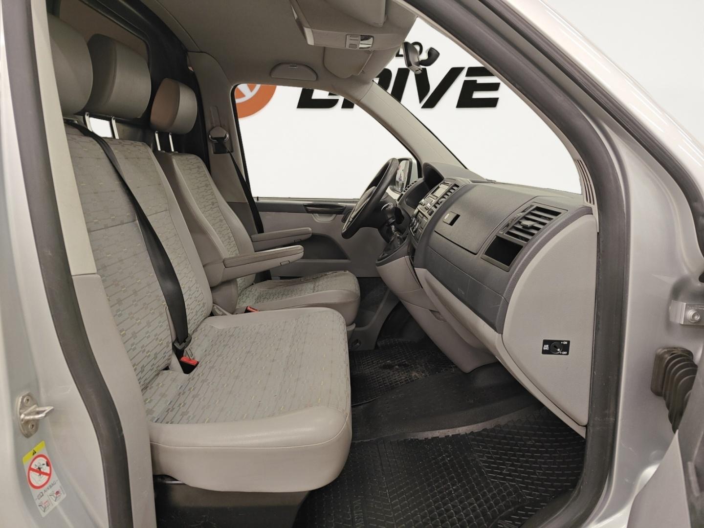 VOLKSWAGEN Transporter 2011