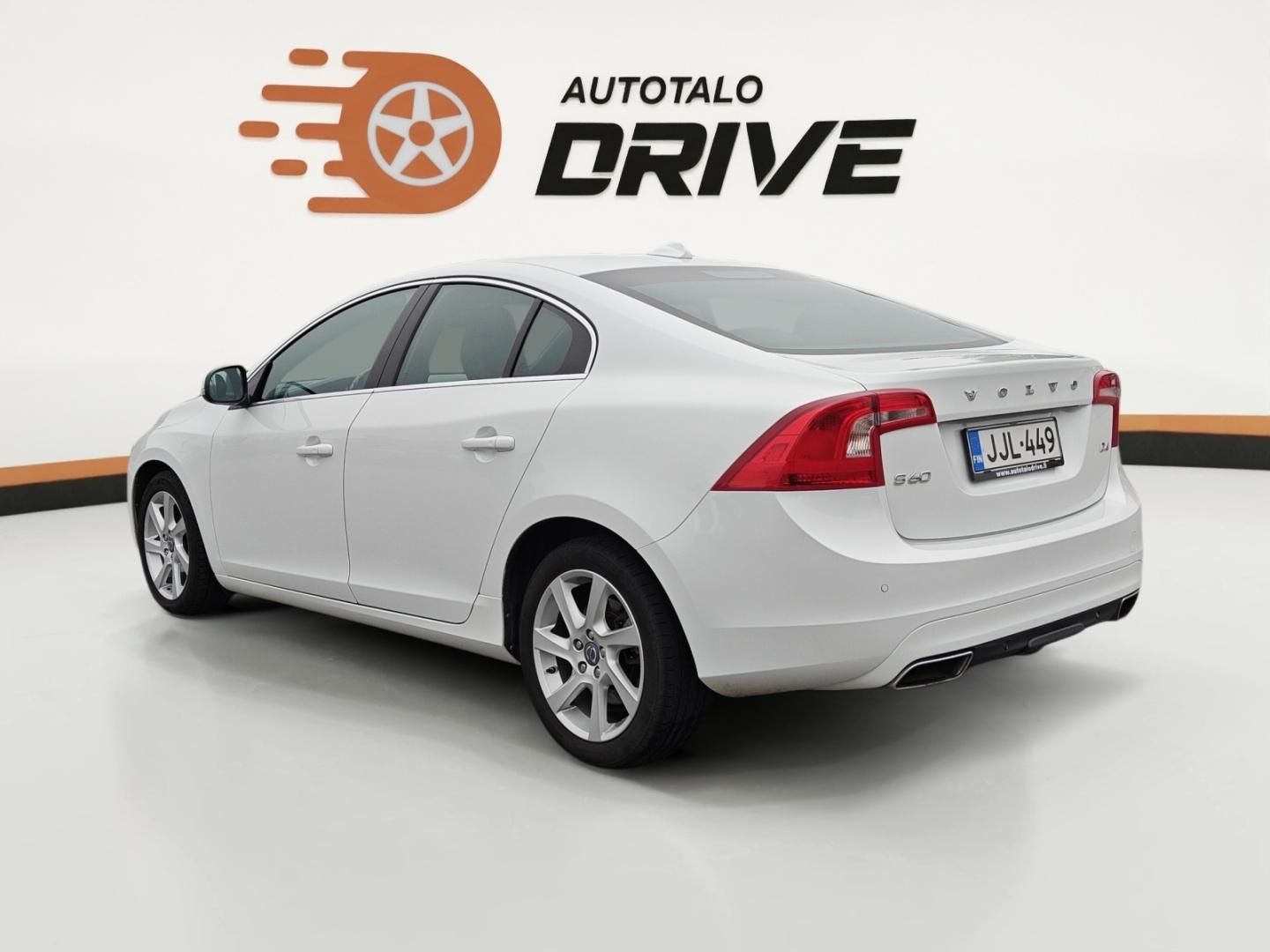 VOLVO S60 2015