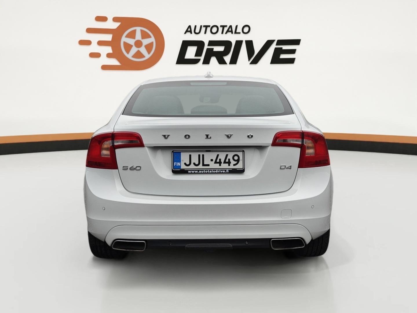 VOLVO S60 2015