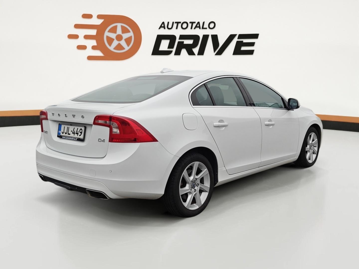 VOLVO S60 2015