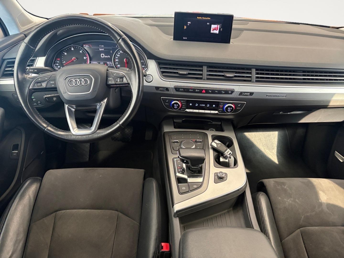 AUDI Q7 2017