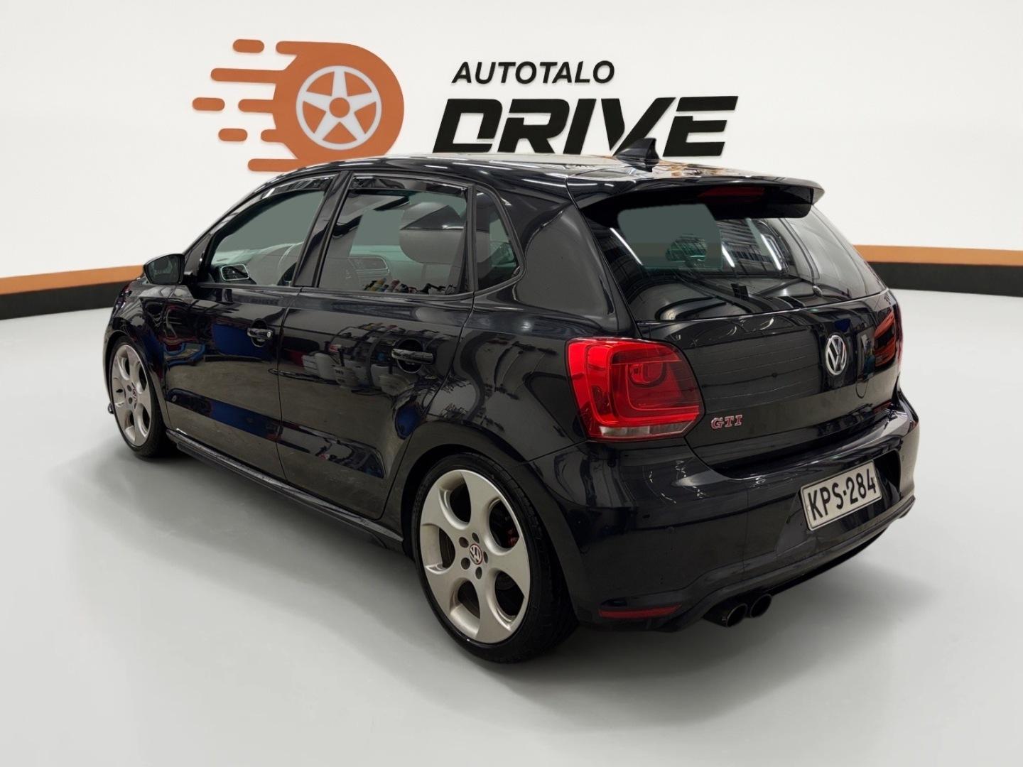 VOLKSWAGEN Polo 2011