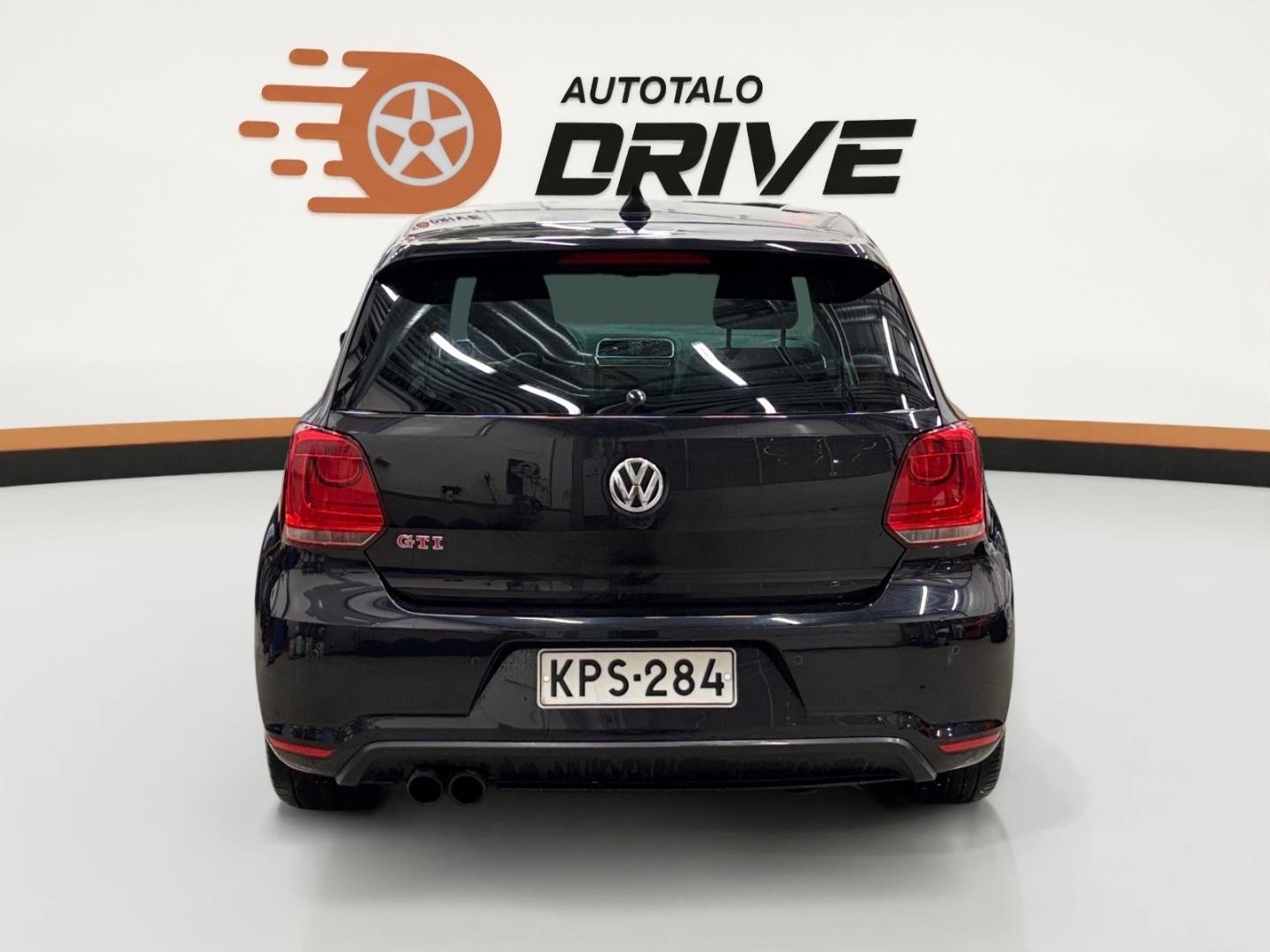 VOLKSWAGEN Polo 2011