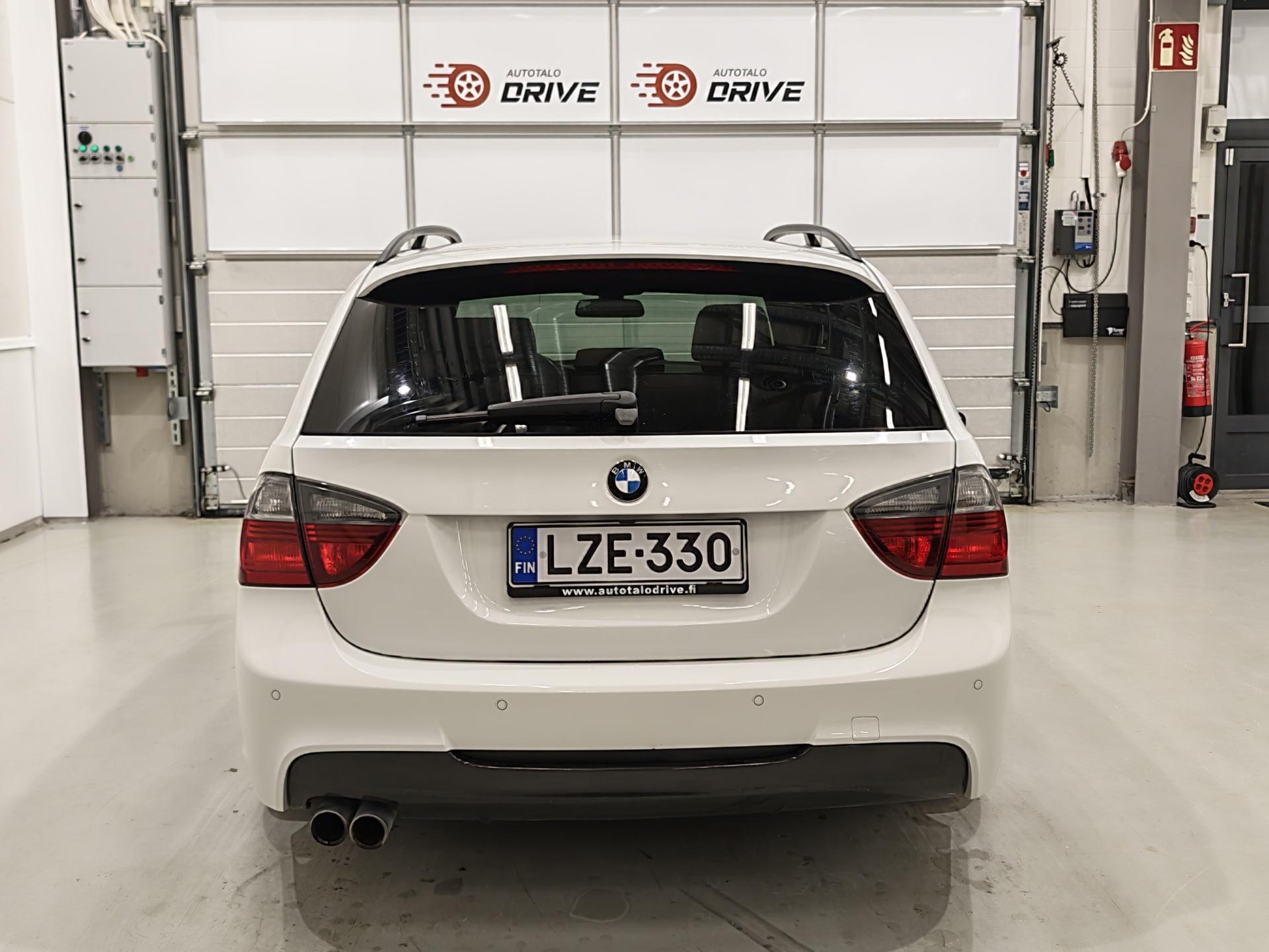 BMW 330 2008