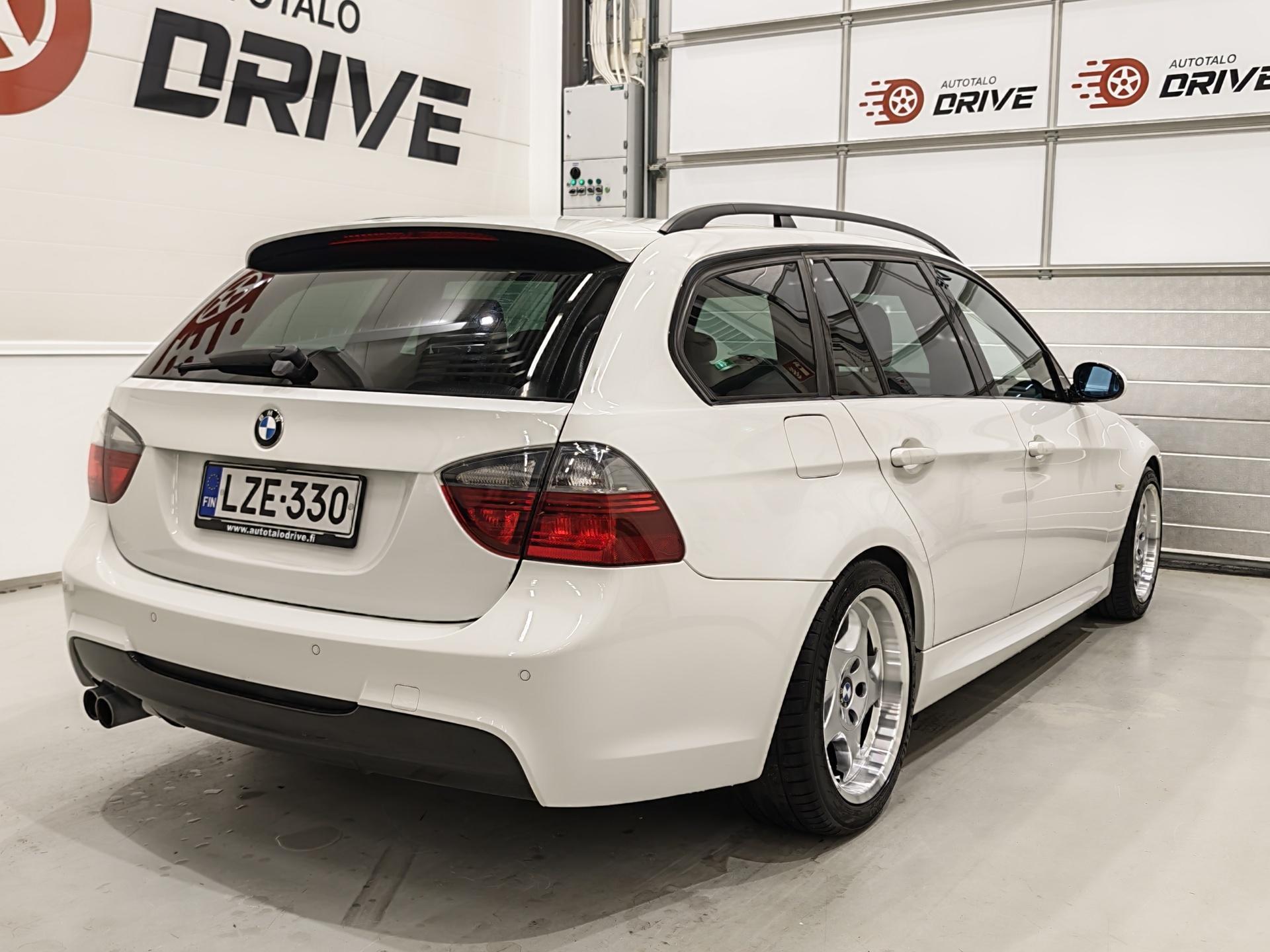 BMW 330 2008