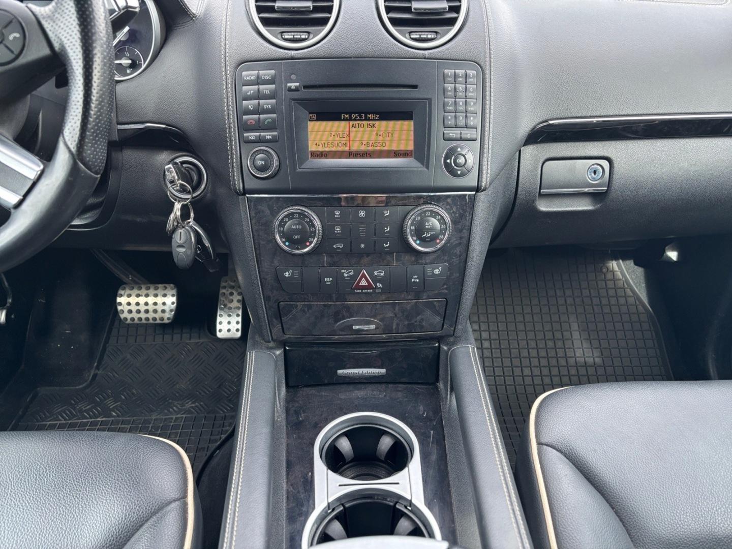 MERCEDES-BENZ ML 2011