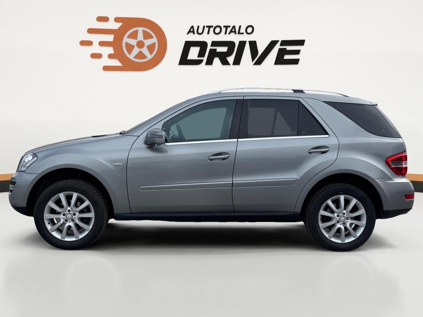 MERCEDES-BENZ ML 2011