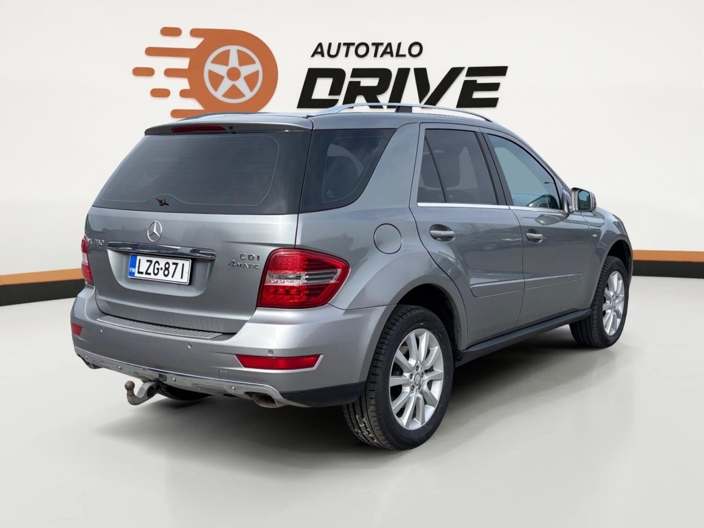 MERCEDES-BENZ ML 2011