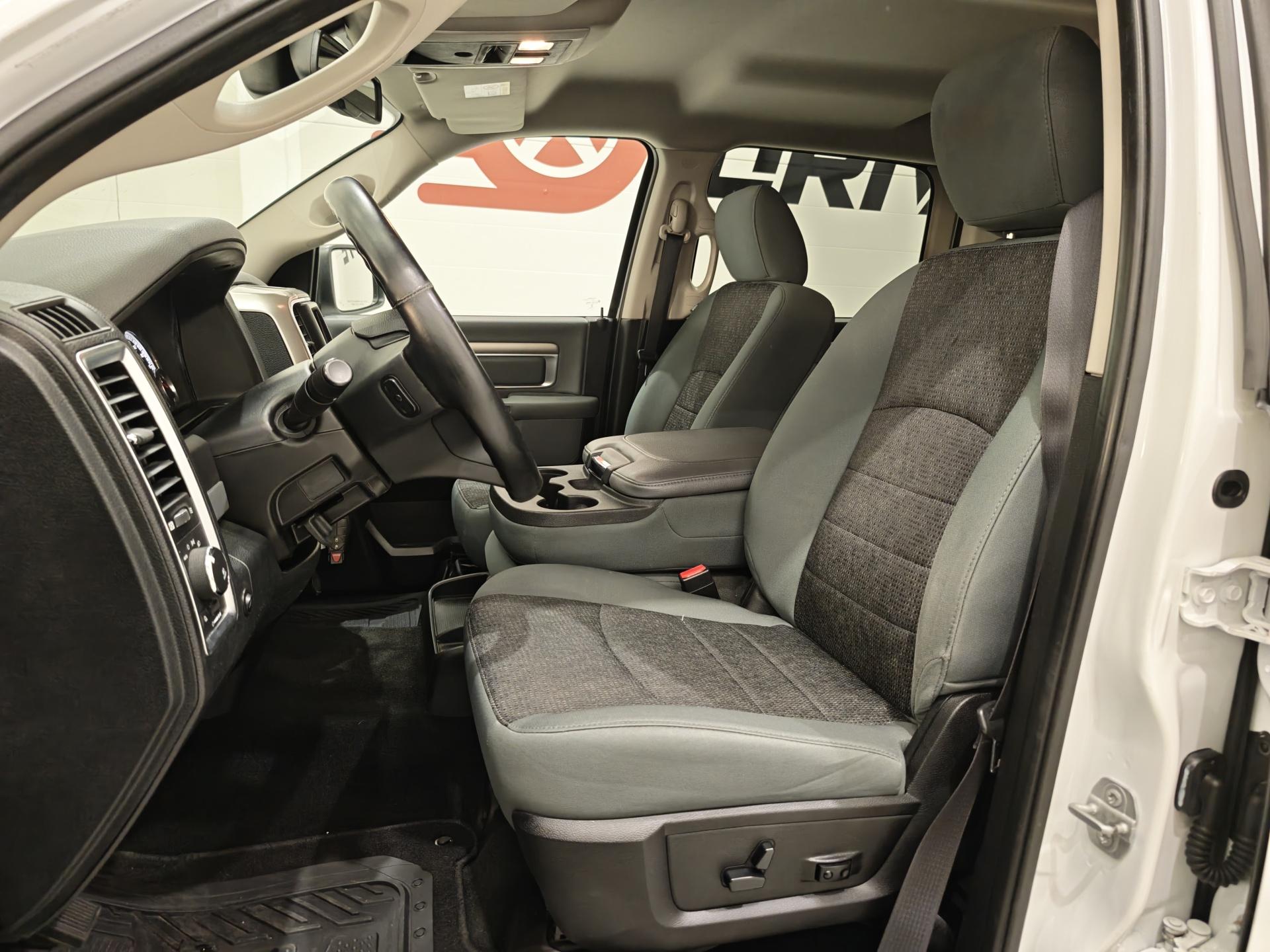 DODGE Ram 1500 2016