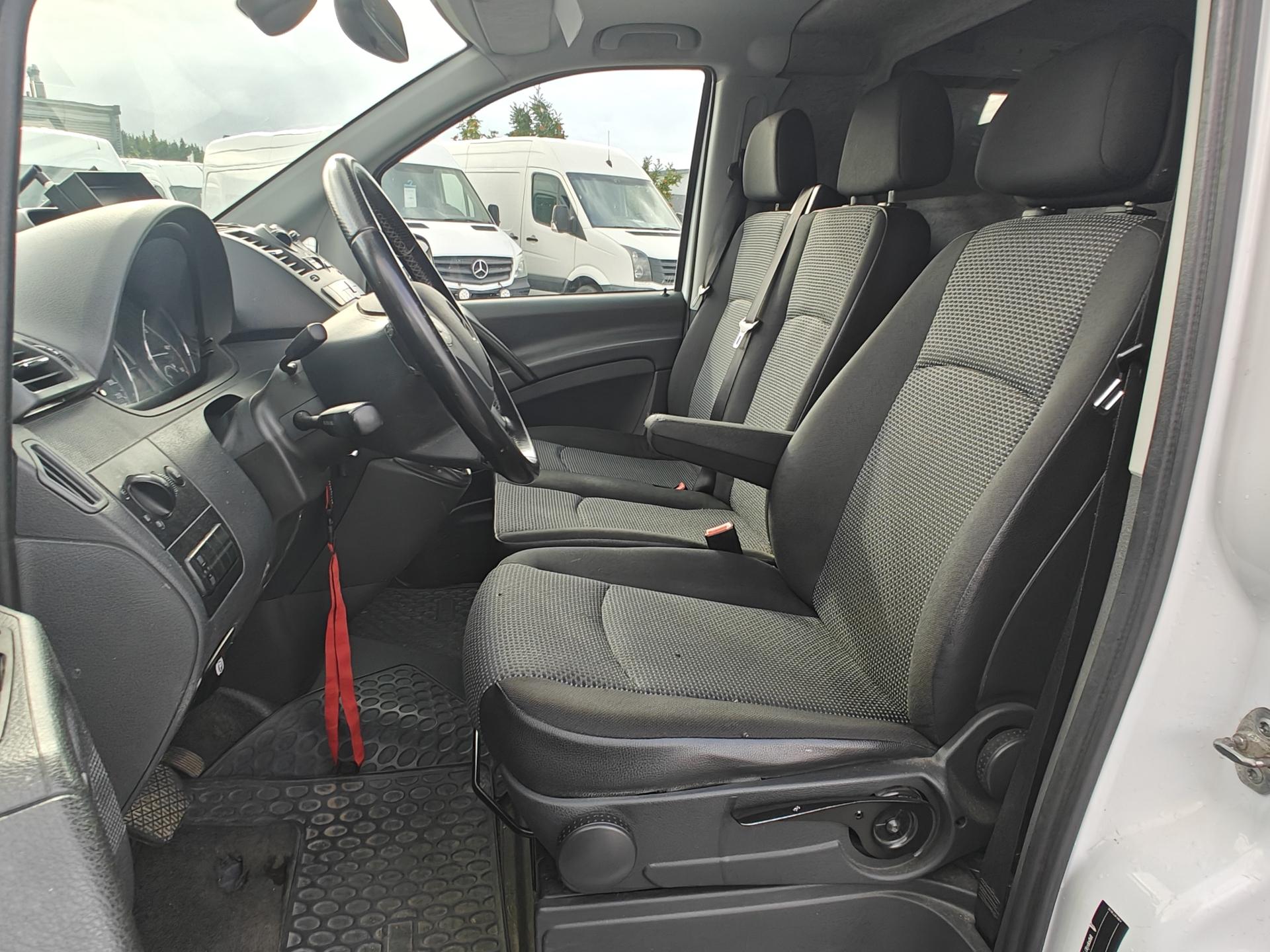 MERCEDES-BENZ Vito 2012