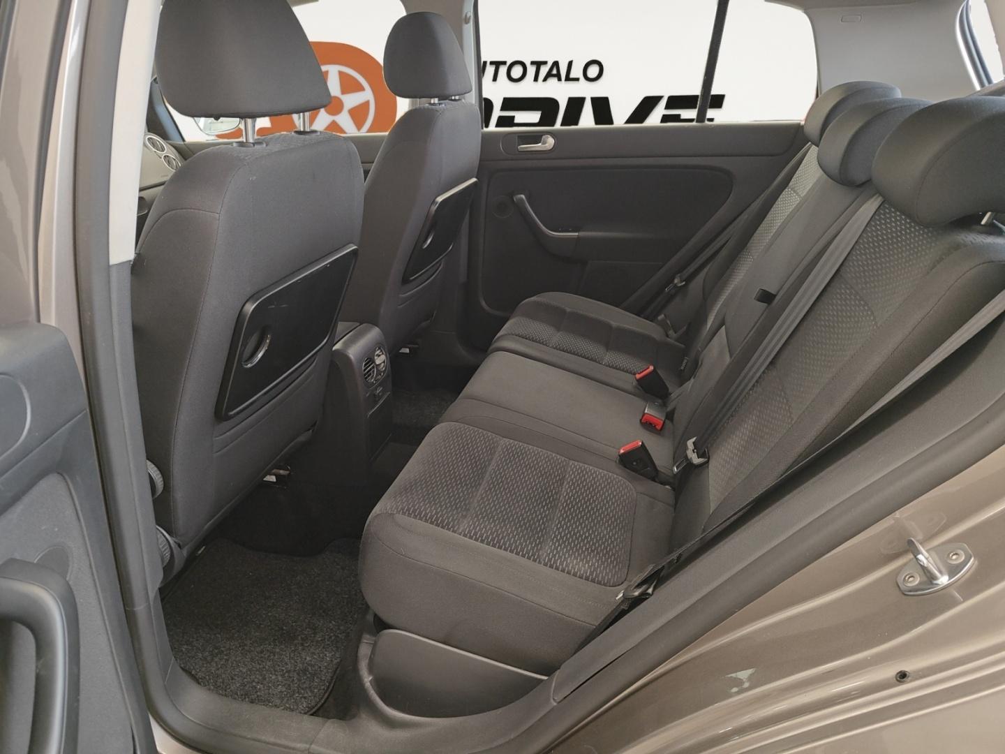 VOLKSWAGEN Golf Plus 2010