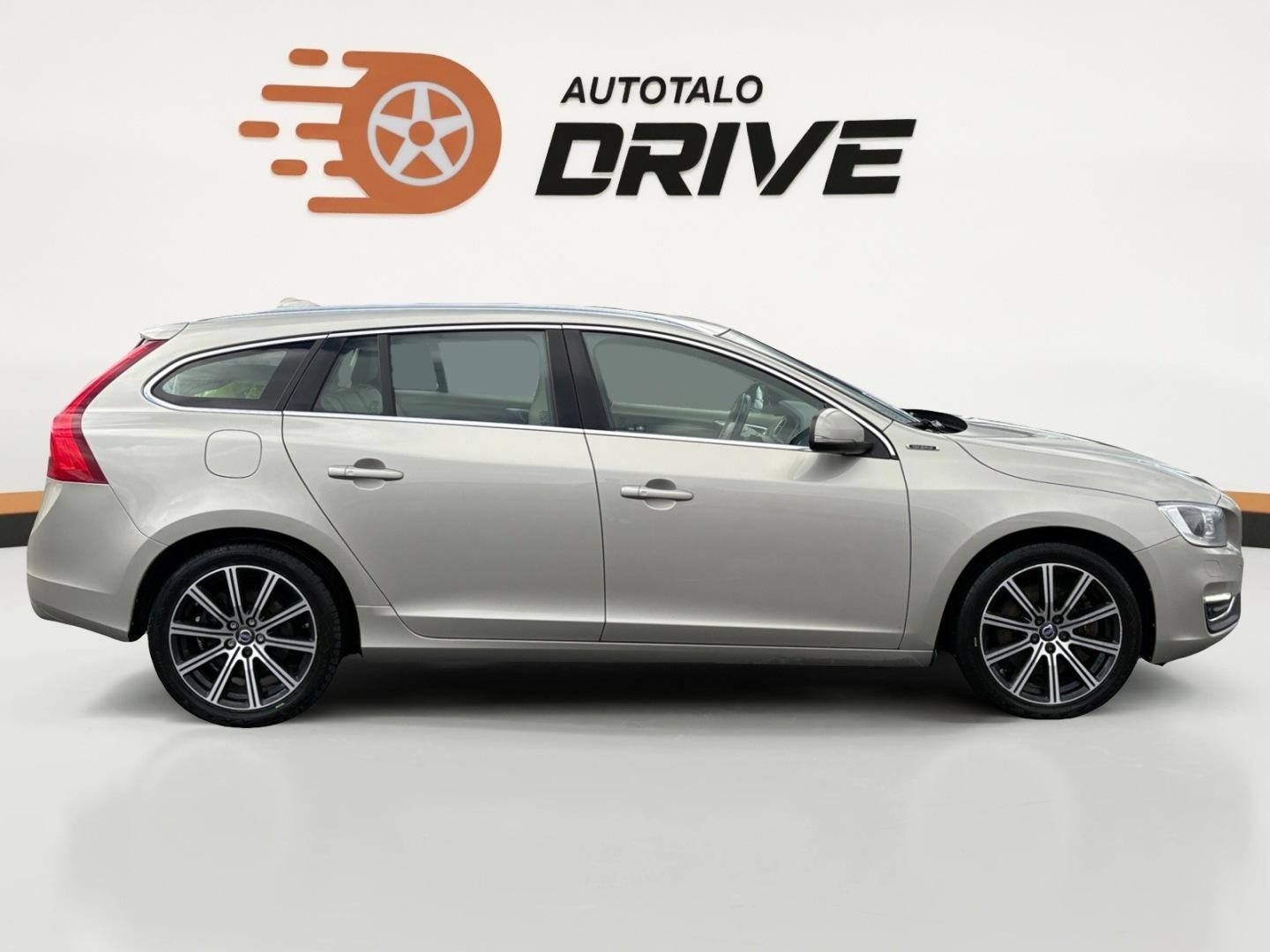 VOLVO V60 2017