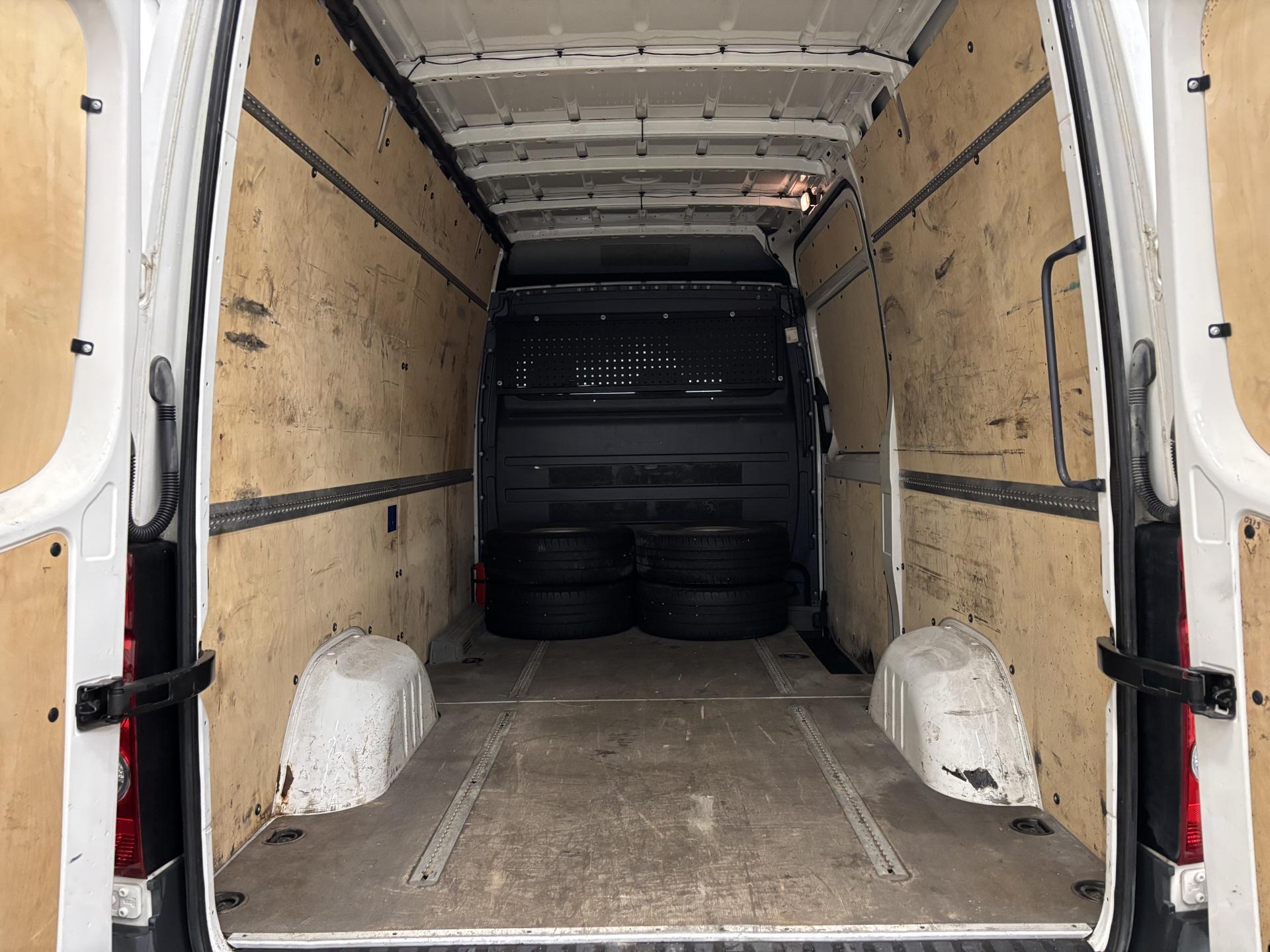 VOLKSWAGEN Crafter 2014