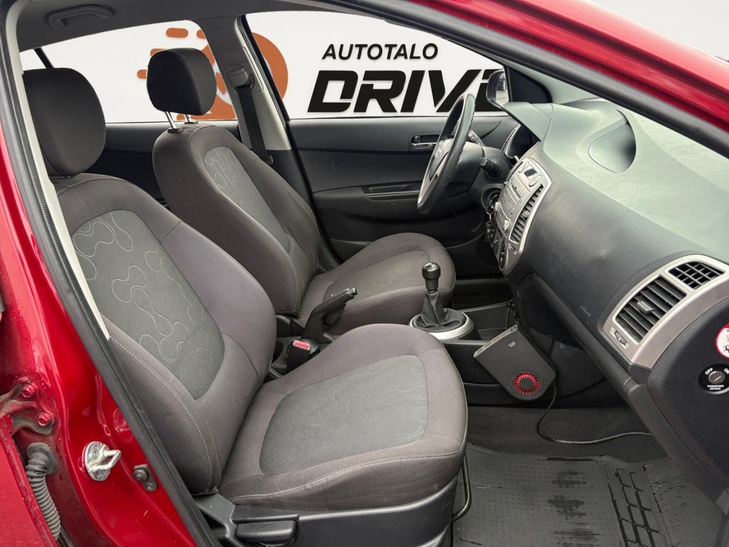 HYUNDAI i20 2010