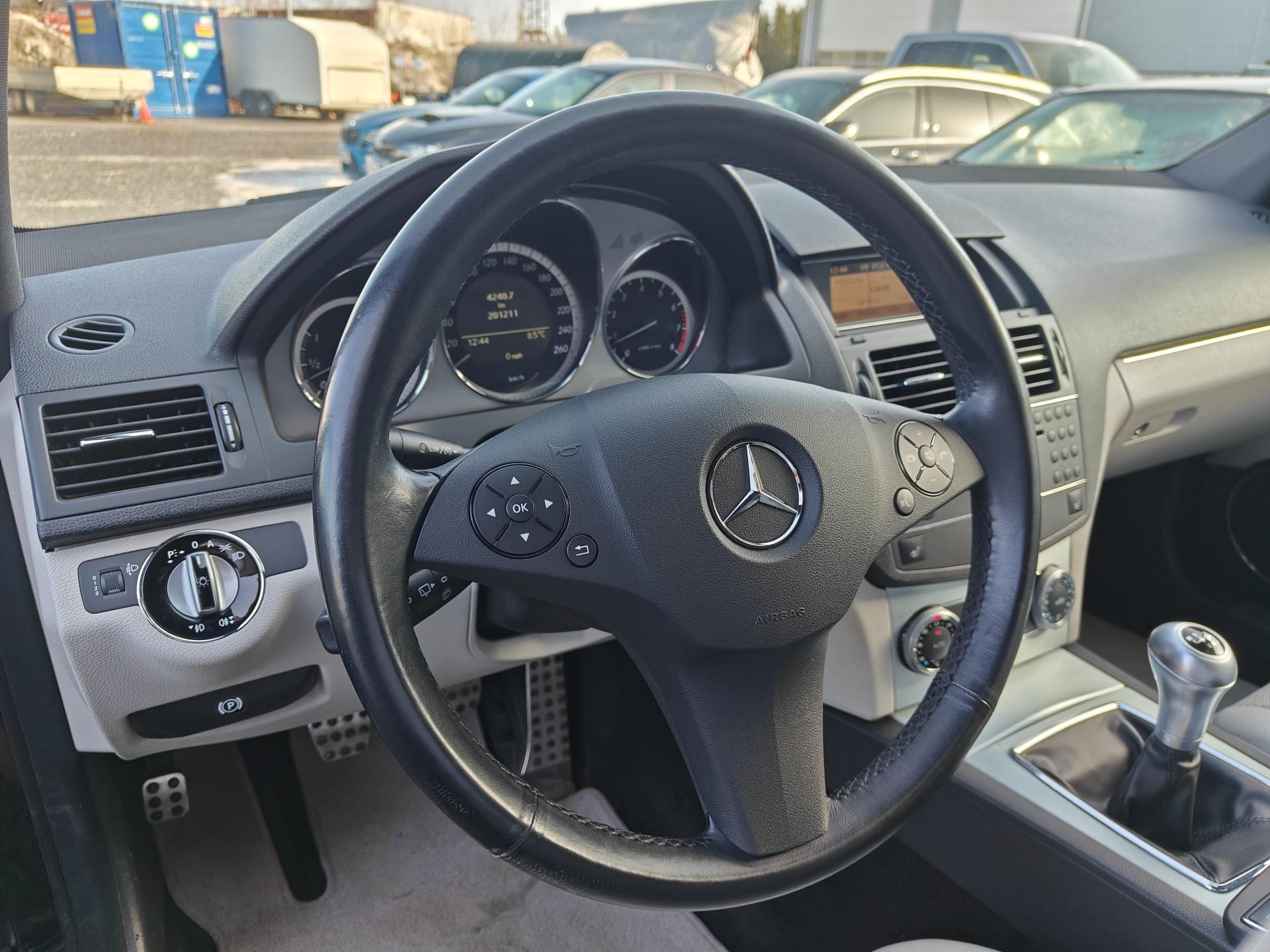 MERCEDES-BENZ C 2010