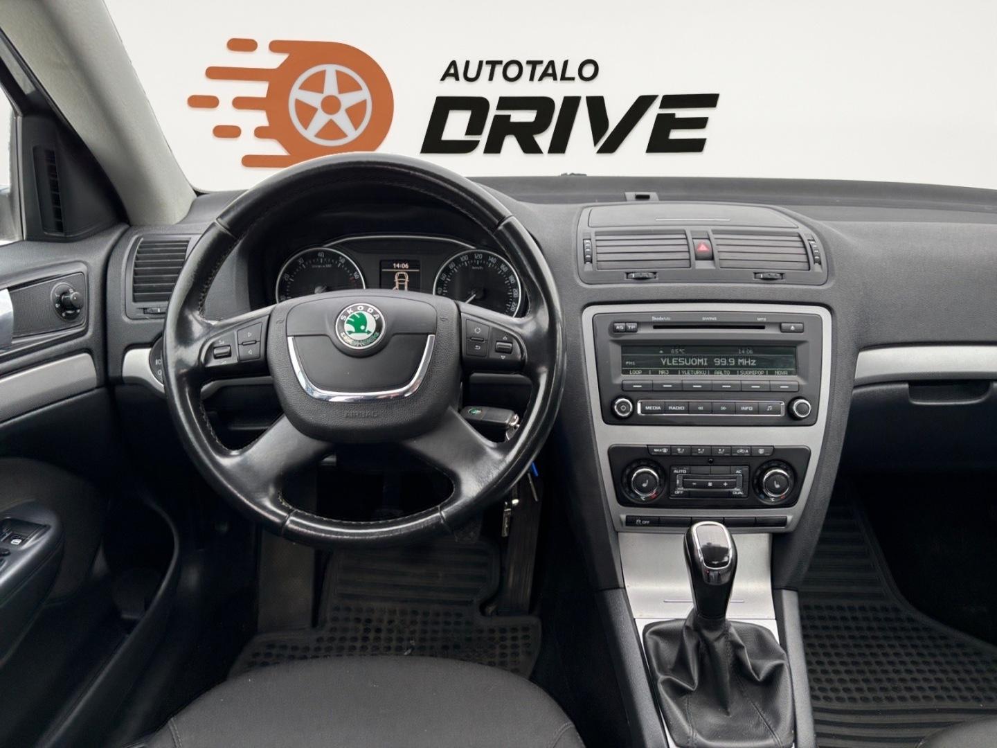 SKODA Octavia 2011