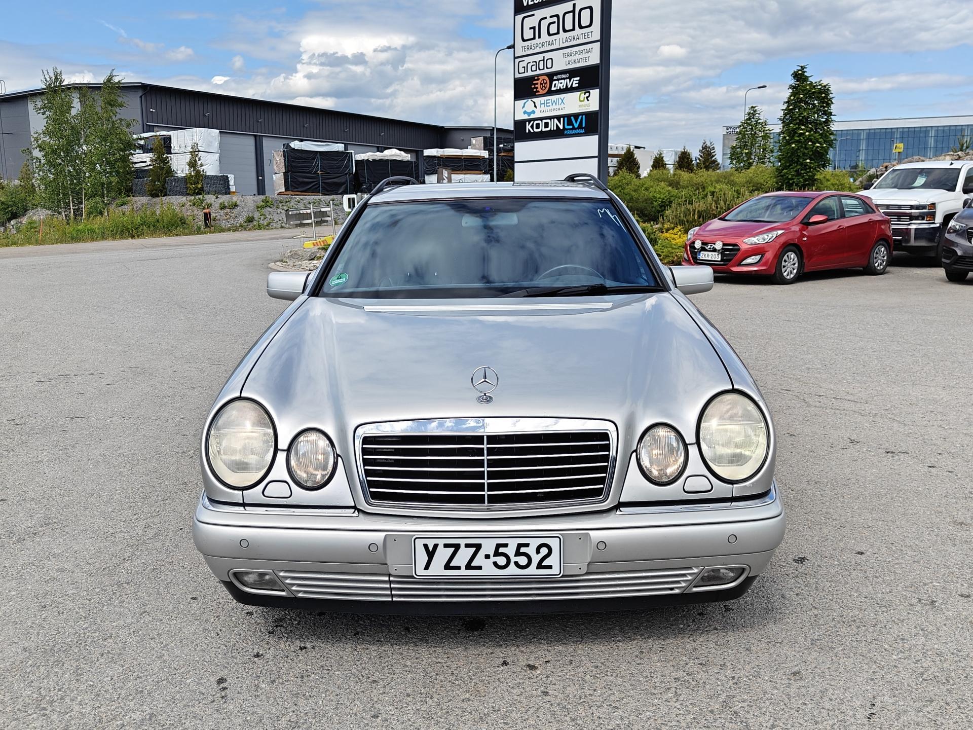 MERCEDES-BENZ E 1997